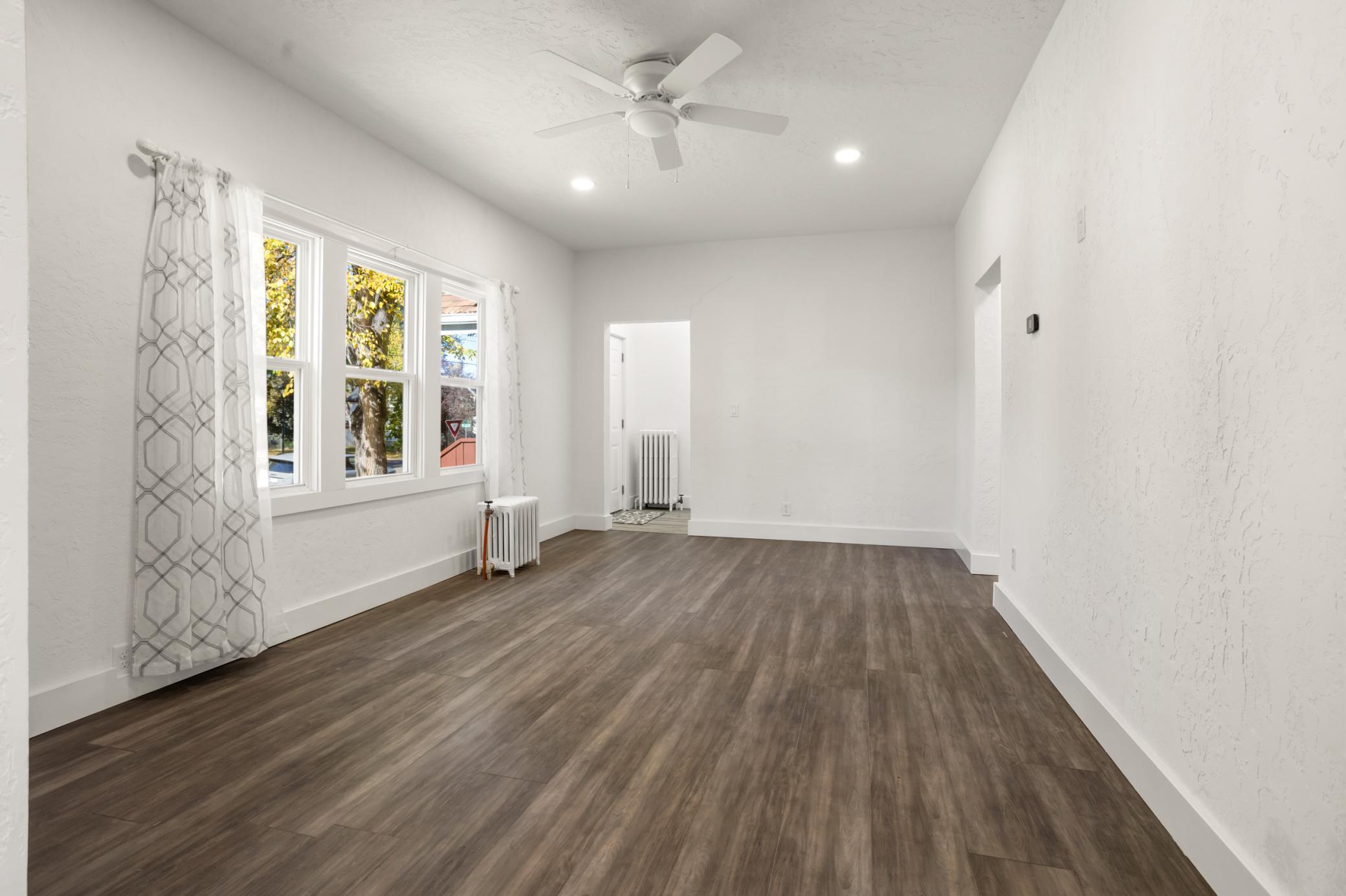 1920 single family home for sale at 915 1st Street N in Fargo, ND — 3 bed, 2 bath (photo 6 of 48)