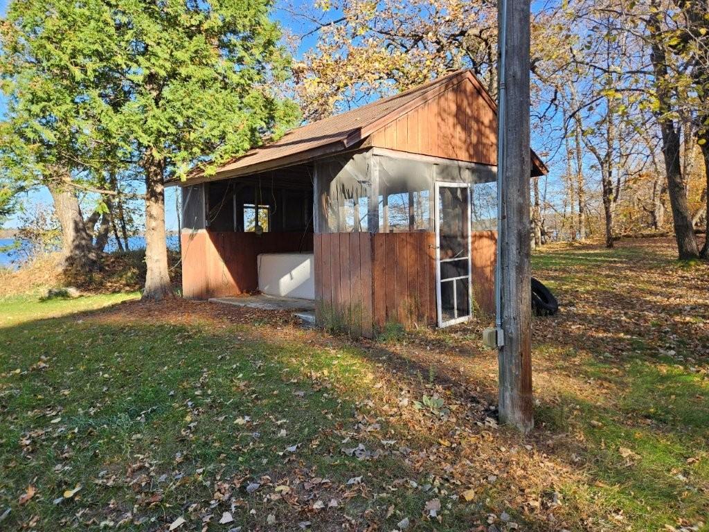 1983 single family home for sale at 38782 Railroad Drive in Richville, MN — 2 bed, 1 bath (photo 13 of 23)