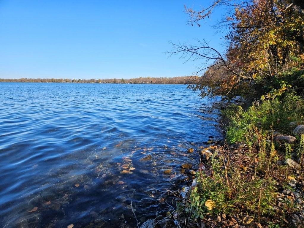 1983 single family home for sale at 38782 Railroad Drive in Richville, MN — 2 bed, 1 bath (photo 4 of 23)