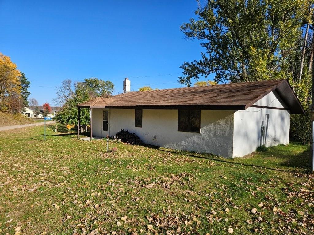 1983 single family home for sale at 38782 Railroad Drive in Richville, MN — 2 bed, 1 bath (photo 6 of 23)