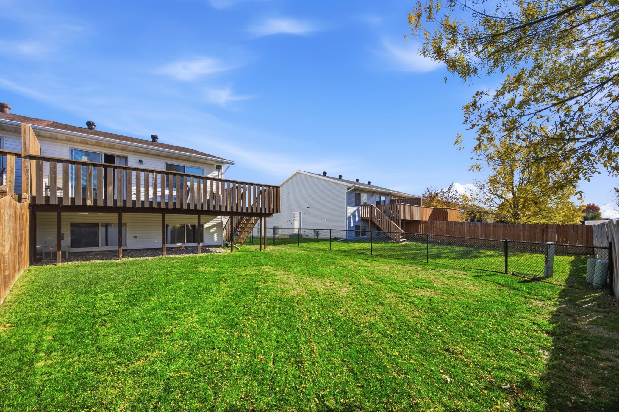2000 twin home for sale at 1907 50th Street S in Fargo, ND — 3 bed, 2 bath (photo 39 of 44)