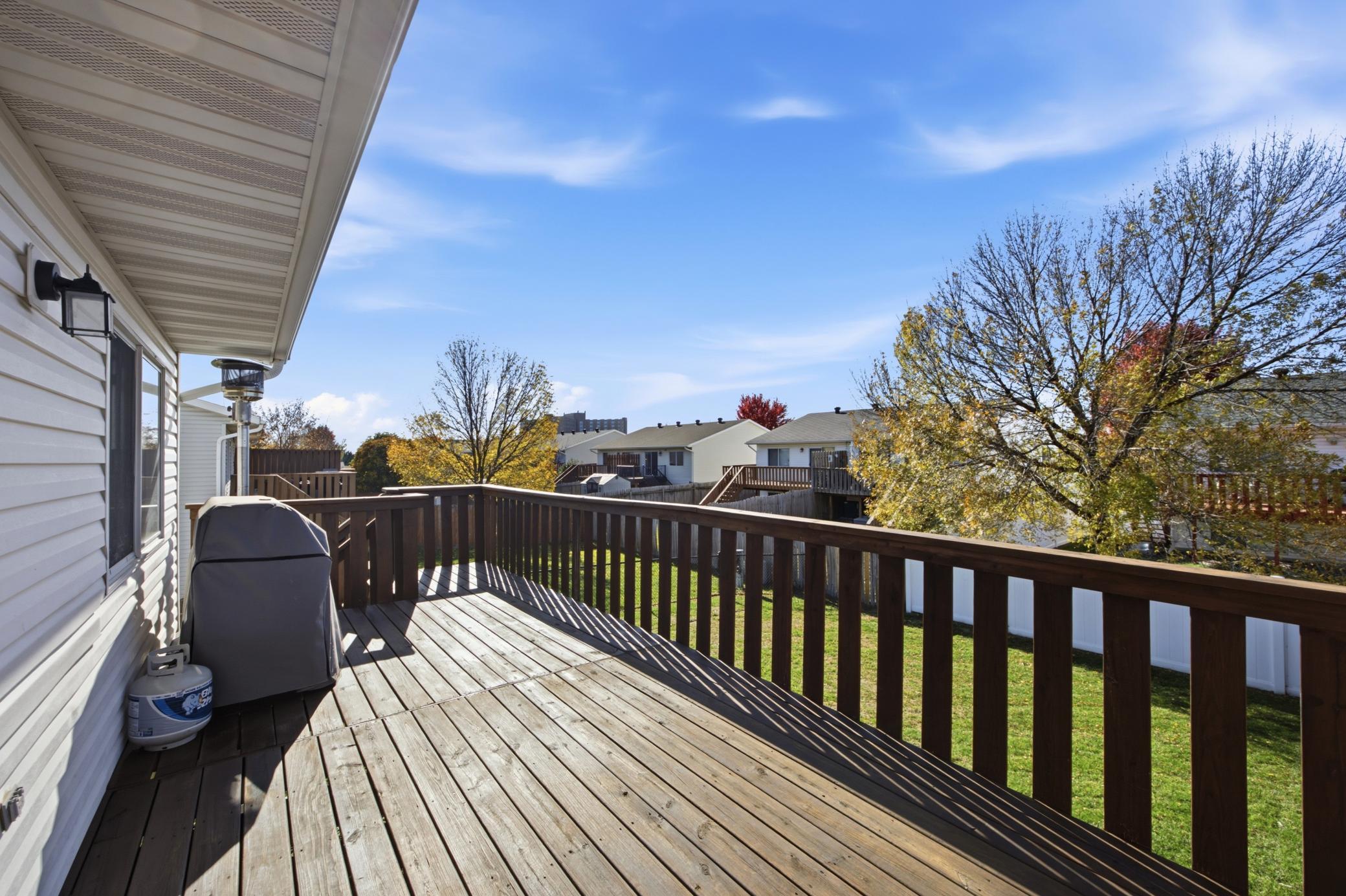 2000 twin home for sale at 1907 50th Street S in Fargo, ND — 3 bed, 2 bath (photo 41 of 44)