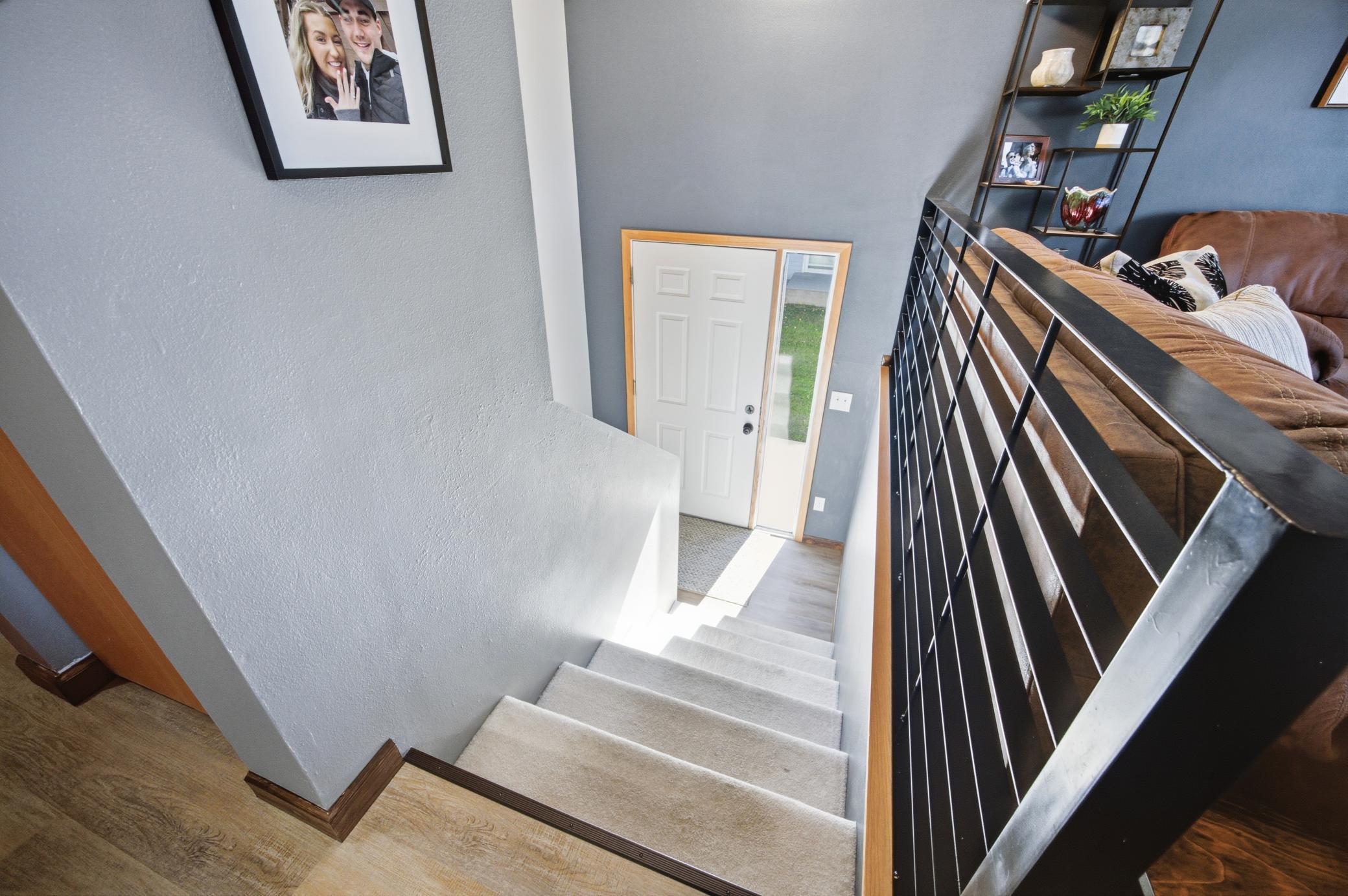 2000 twin home for sale at 1907 50th Street S in Fargo, ND — 3 bed, 2 bath (photo 7 of 44)