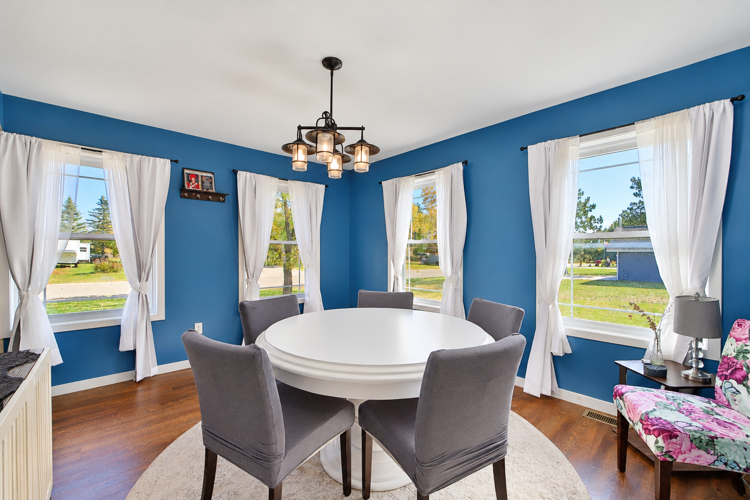 2017 single family home for sale at 1527 2nd Street NE in Staples, MN — 5 bed, 4 bath (photo 6 of 43)