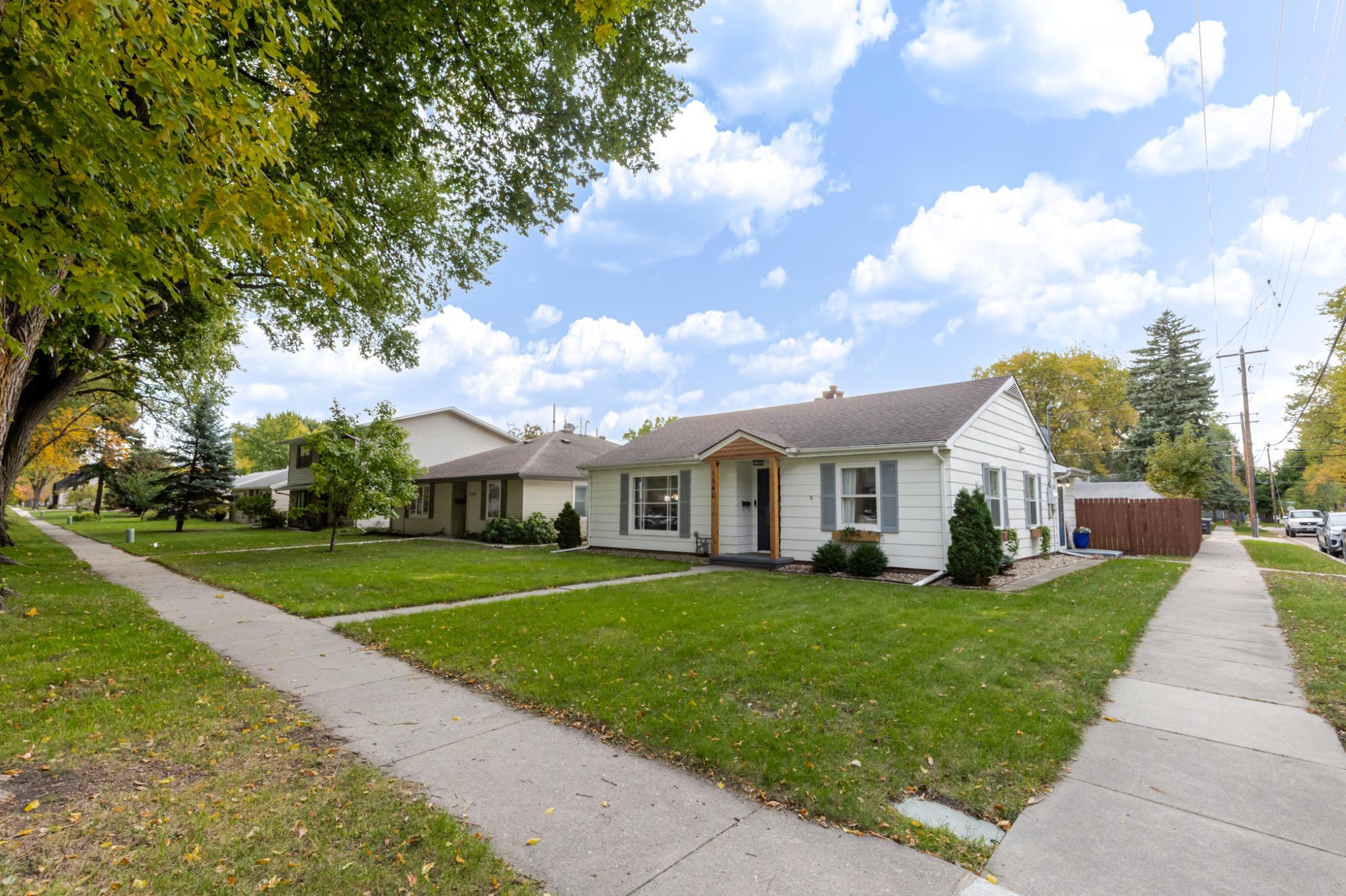 1948 single family home for sale at 1546 5th Street N in Fargo, ND — 3 bed, 1 bath (photo 2 of 40)