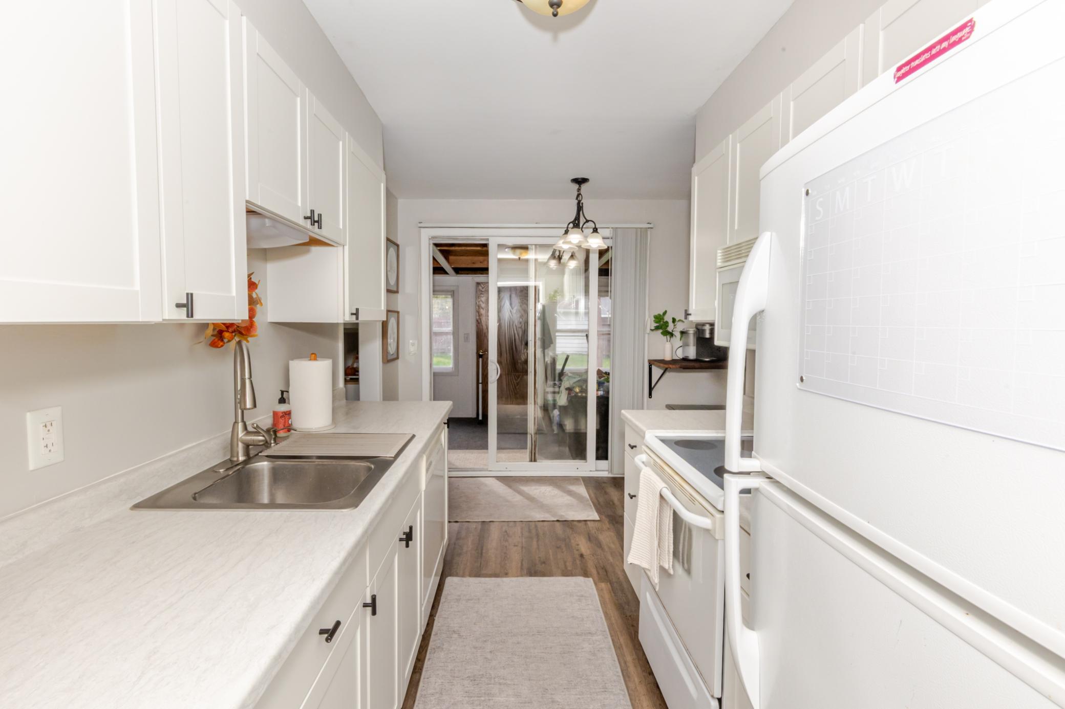 1948 single family home for sale at 1546 5th Street N in Fargo, ND — 3 bed, 1 bath (photo 11 of 40)
