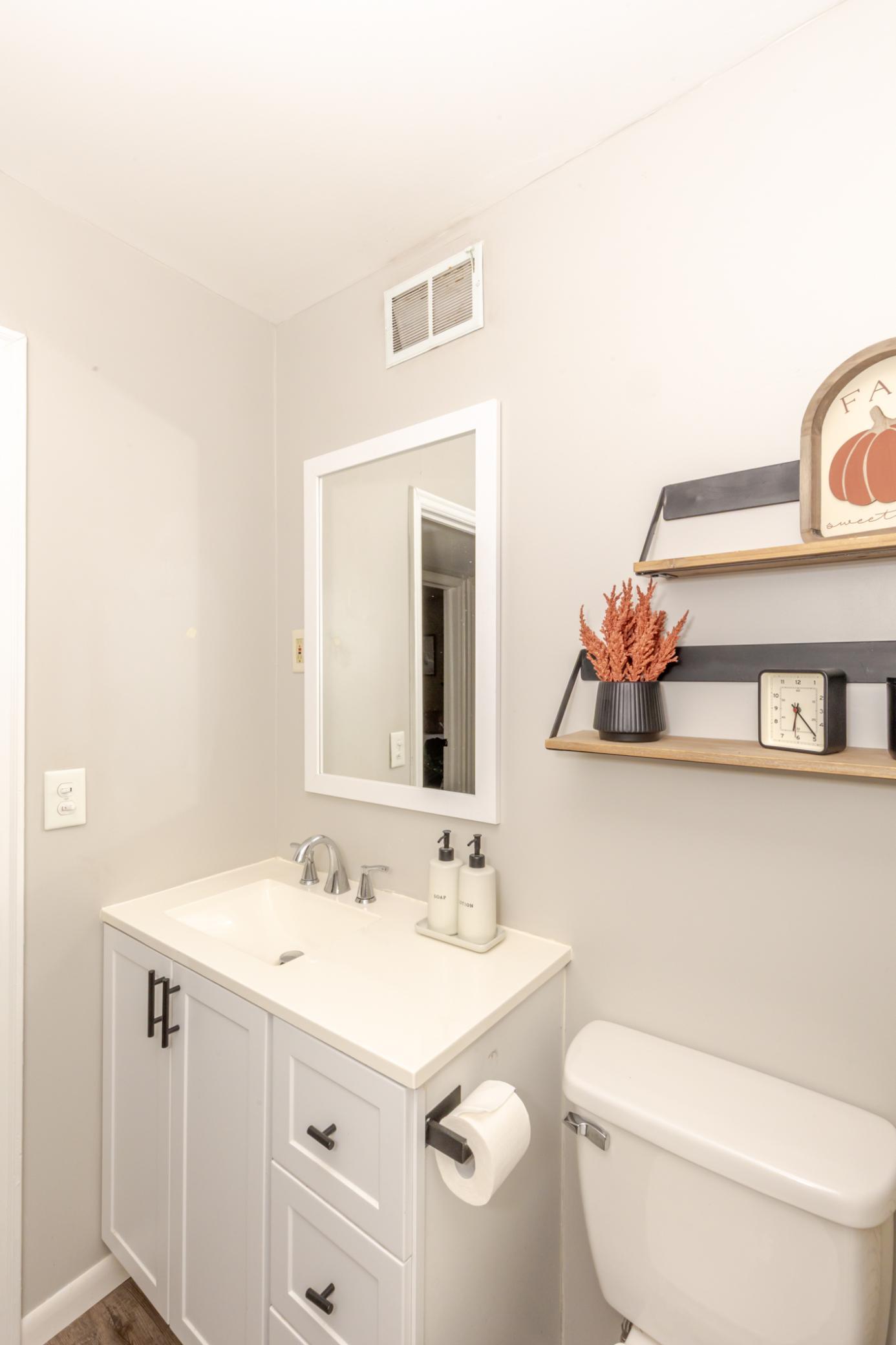 1948 single family home for sale at 1546 5th Street N in Fargo, ND — 3 bed, 1 bath (photo 24 of 40)