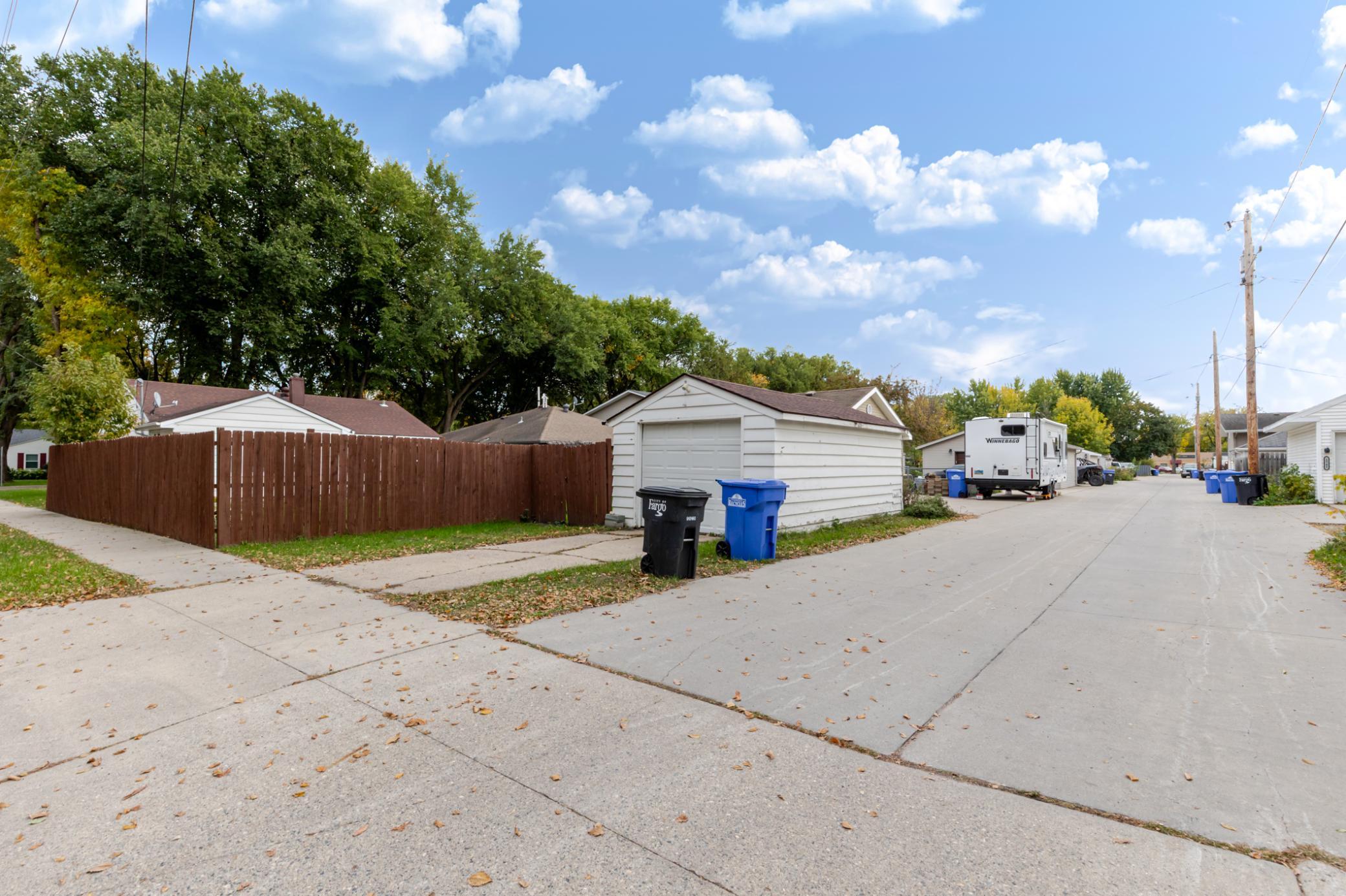 1948 single family home for sale at 1546 5th Street N in Fargo, ND — 3 bed, 1 bath (photo 38 of 40)