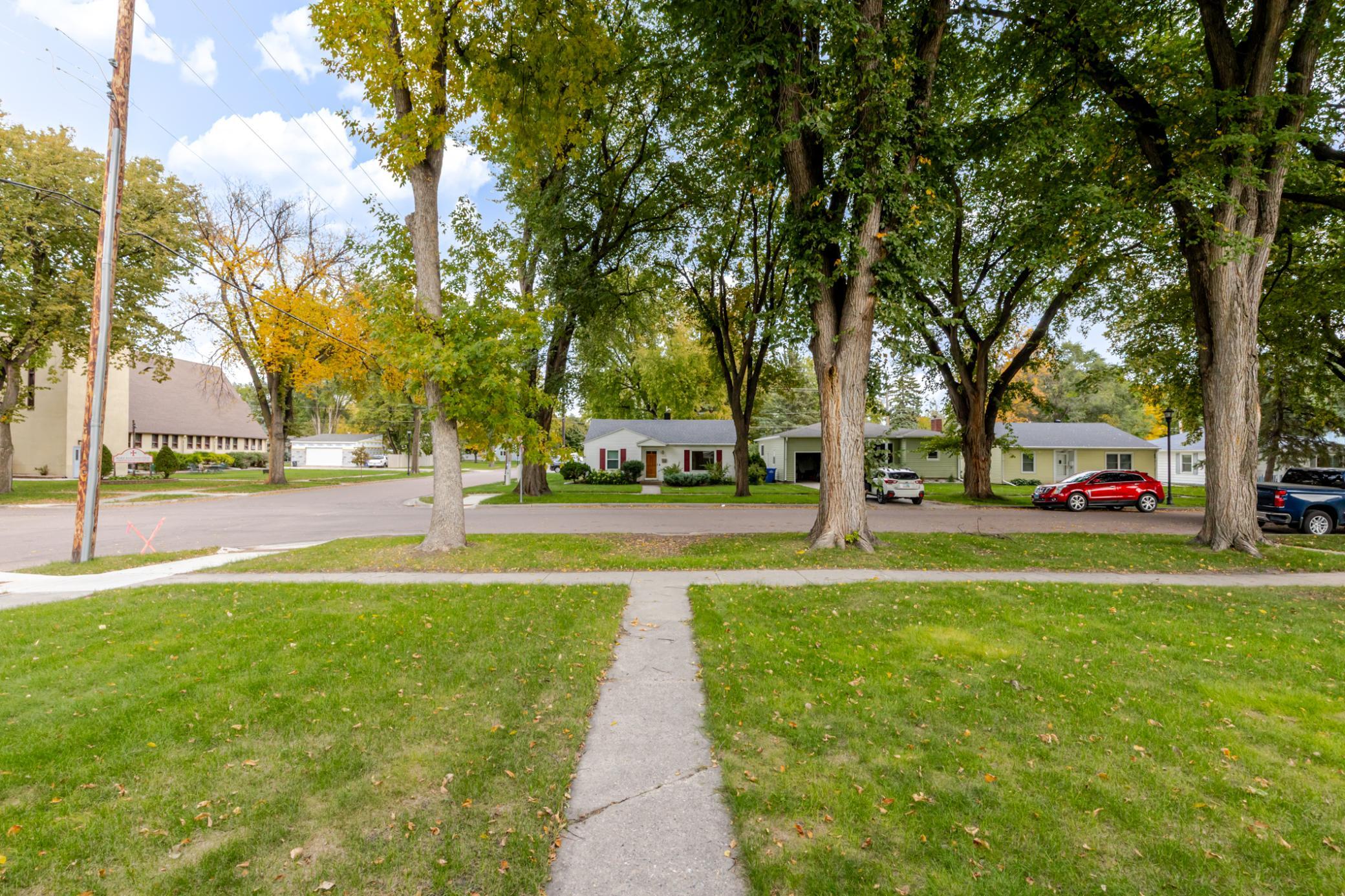 1948 single family home for sale at 1546 5th Street N in Fargo, ND — 3 bed, 1 bath (photo 40 of 40)