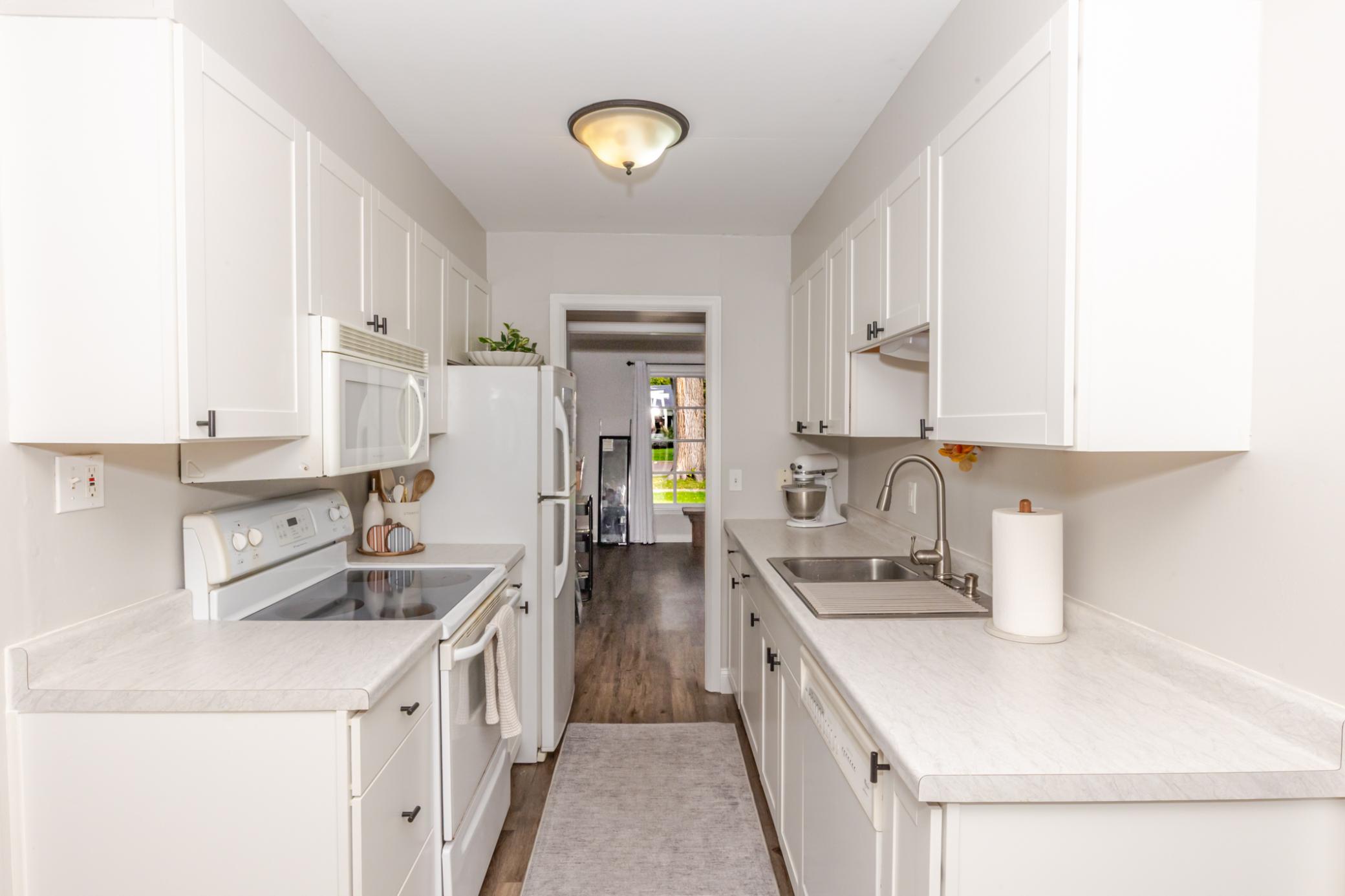 1948 single family home for sale at 1546 5th Street N in Fargo, ND — 3 bed, 1 bath (photo 10 of 40)