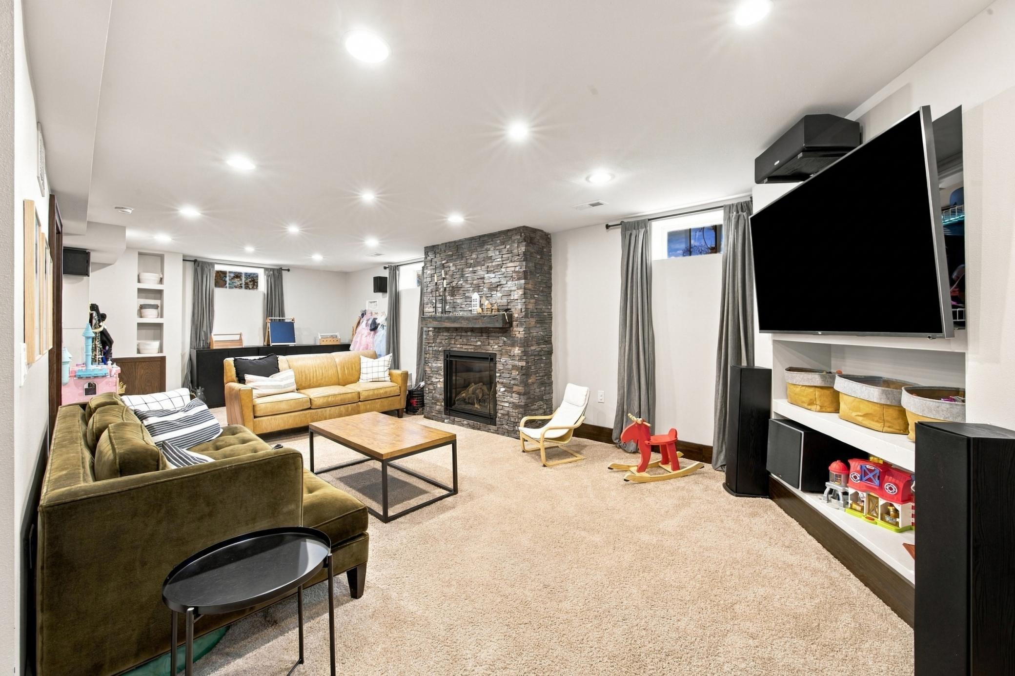 1925 single family home for sale at 1218 3rd Street N in Fargo, ND — 5 bed, 3 bath (photo 21 of 37)