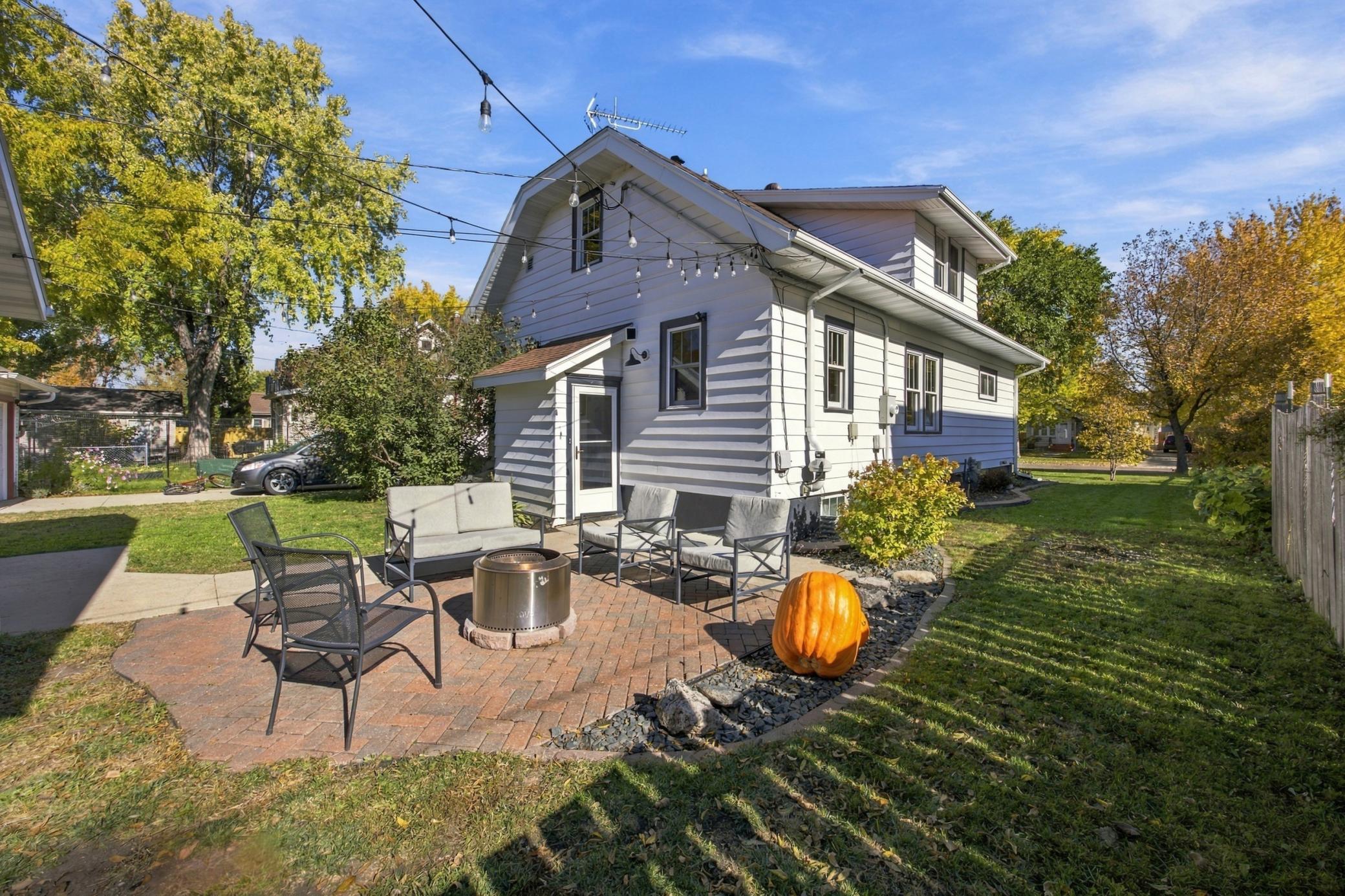 1925 single family home for sale at 1218 3rd Street N in Fargo, ND — 5 bed, 3 bath (photo 25 of 37)