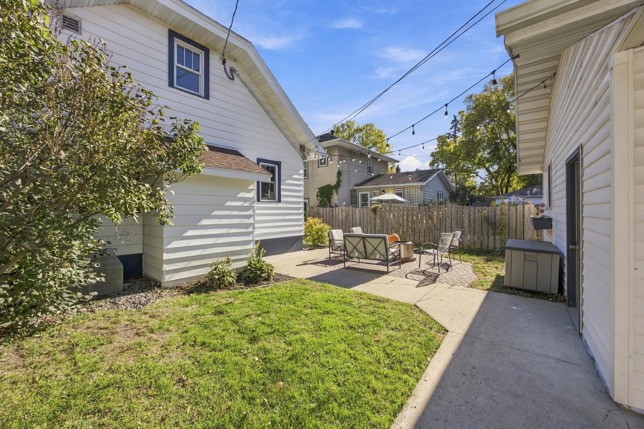1925 single family home for sale at 1218 3rd Street N in Fargo, ND — 5 bed, 3 bath (photo 26 of 37)
