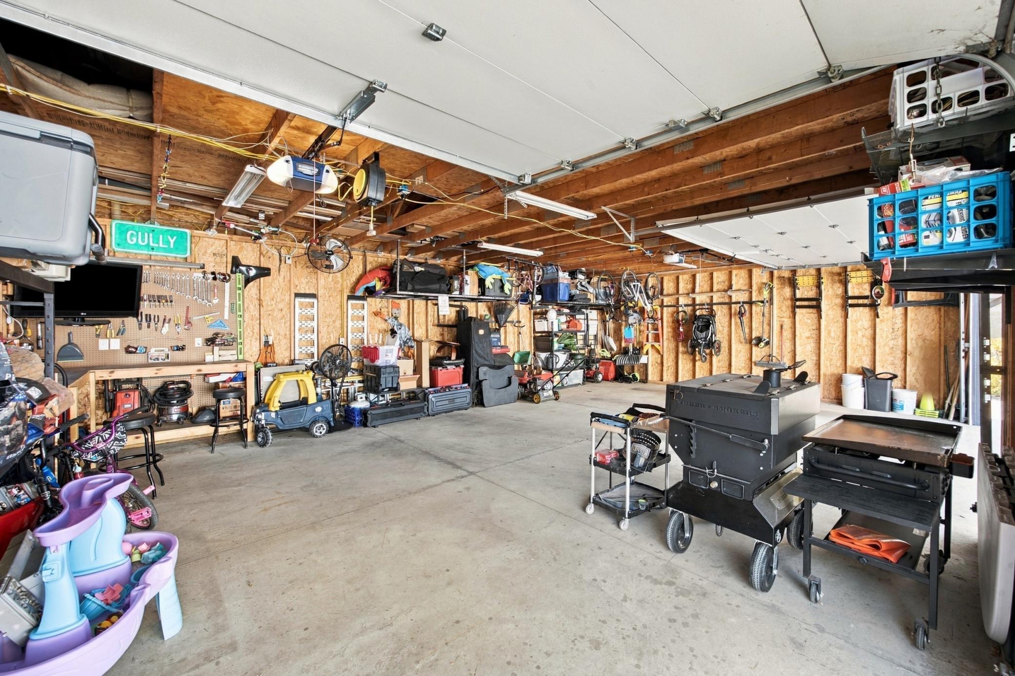 1925 single family home for sale at 1218 3rd Street N in Fargo, ND — 5 bed, 3 bath (photo 28 of 37)