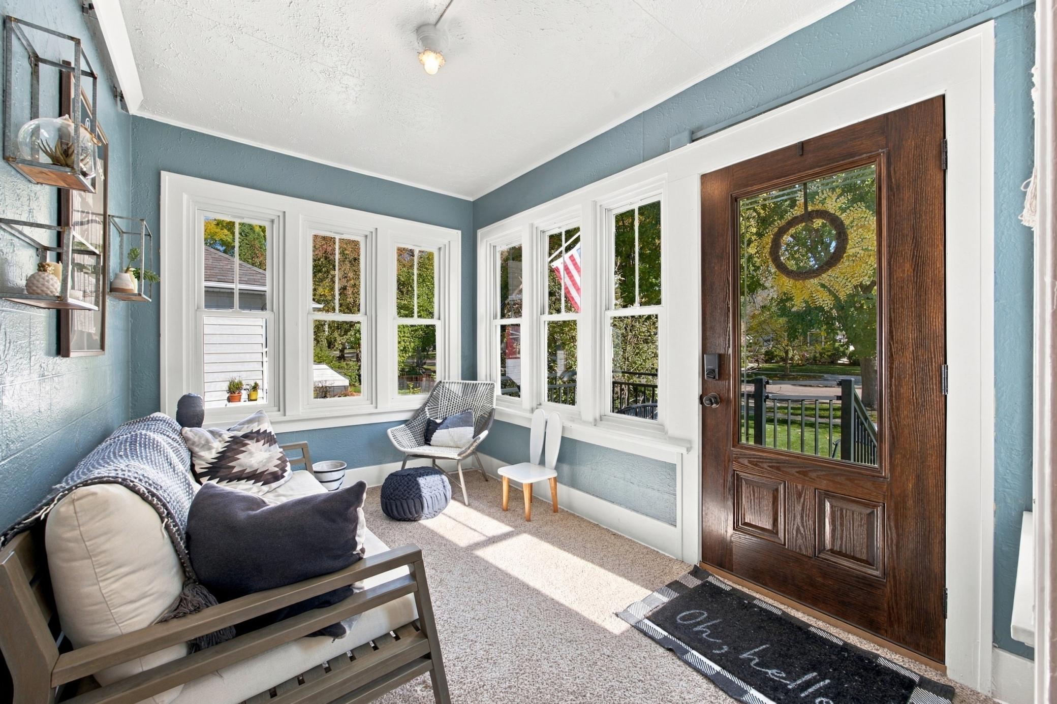 1925 single family home for sale at 1218 3rd Street N in Fargo, ND — 5 bed, 3 bath (photo 4 of 37)