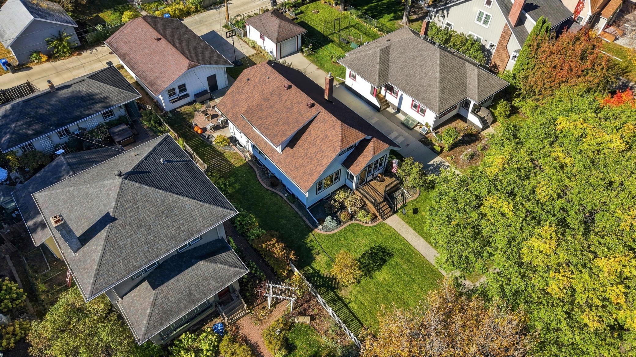 1925 single family home for sale at 1218 3rd Street N in Fargo, ND — 5 bed, 3 bath (photo 31 of 37)