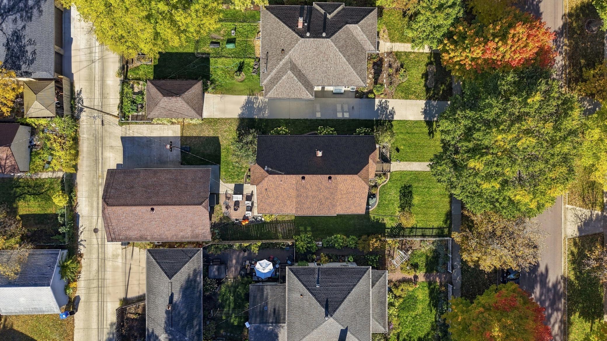 1925 single family home for sale at 1218 3rd Street N in Fargo, ND — 5 bed, 3 bath (photo 33 of 37)