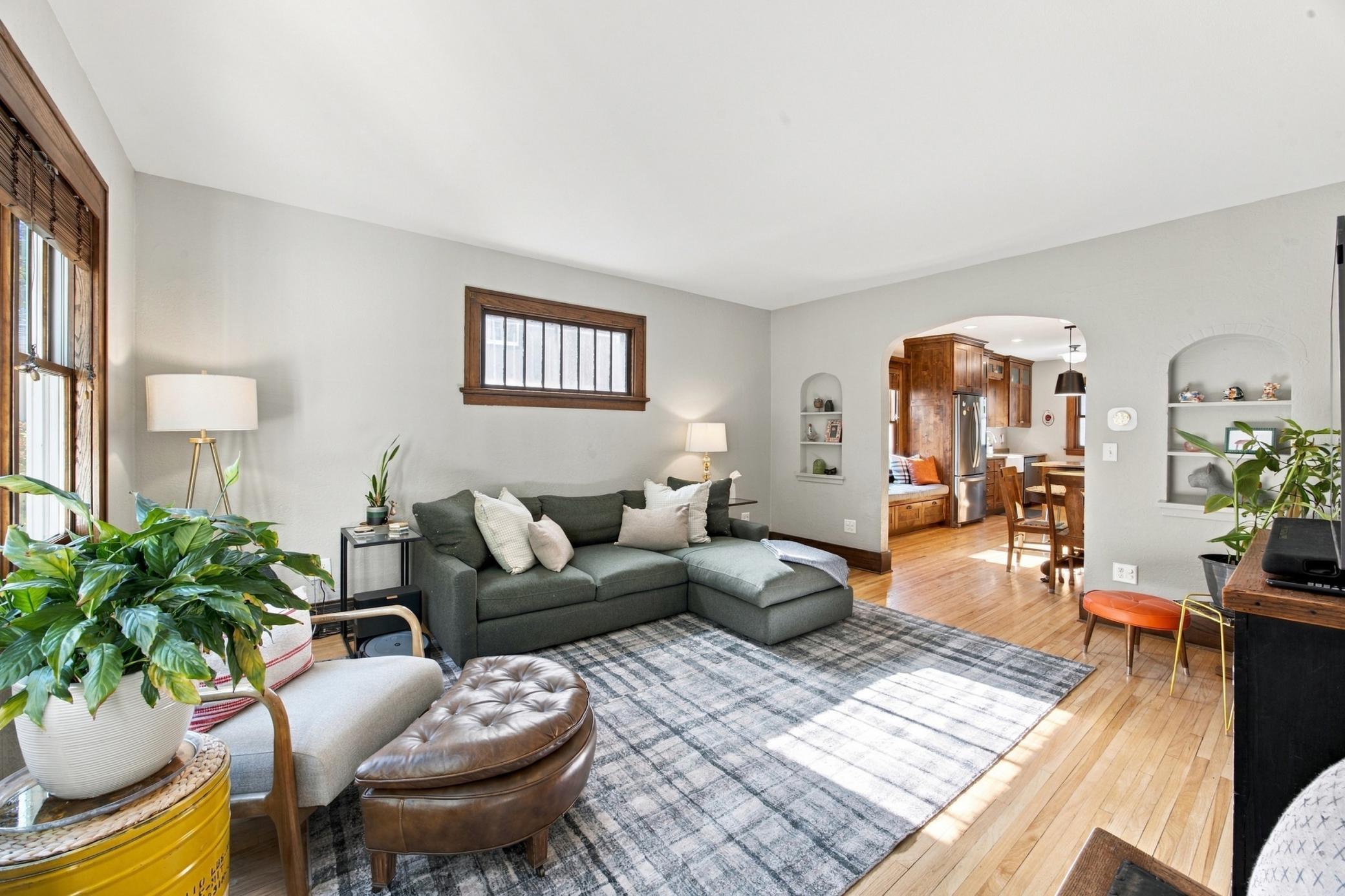 1925 single family home for sale at 1218 3rd Street N in Fargo, ND — 5 bed, 3 bath (photo 6 of 37)