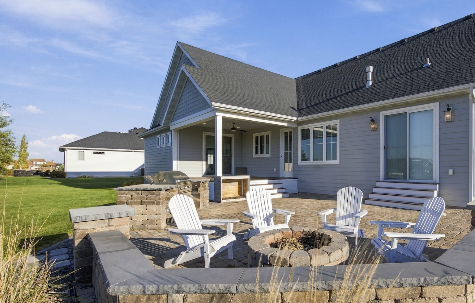 2017 single family home for sale at 356 Trent Jones Drive in Oxbow, ND — 5 bed, 3 bath (photo 6 of 71)