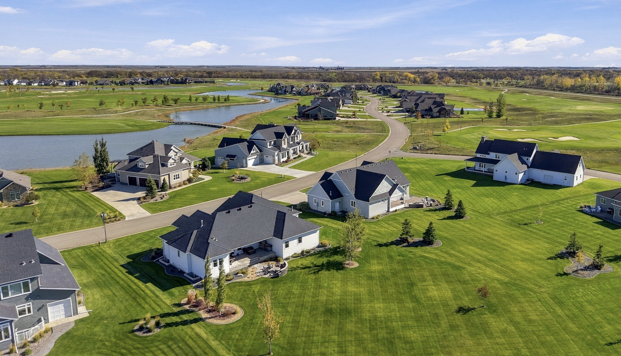 2017 single family home for sale at 356 Trent Jones Drive in Oxbow, ND — 5 bed, 3 bath (photo 56 of 71)