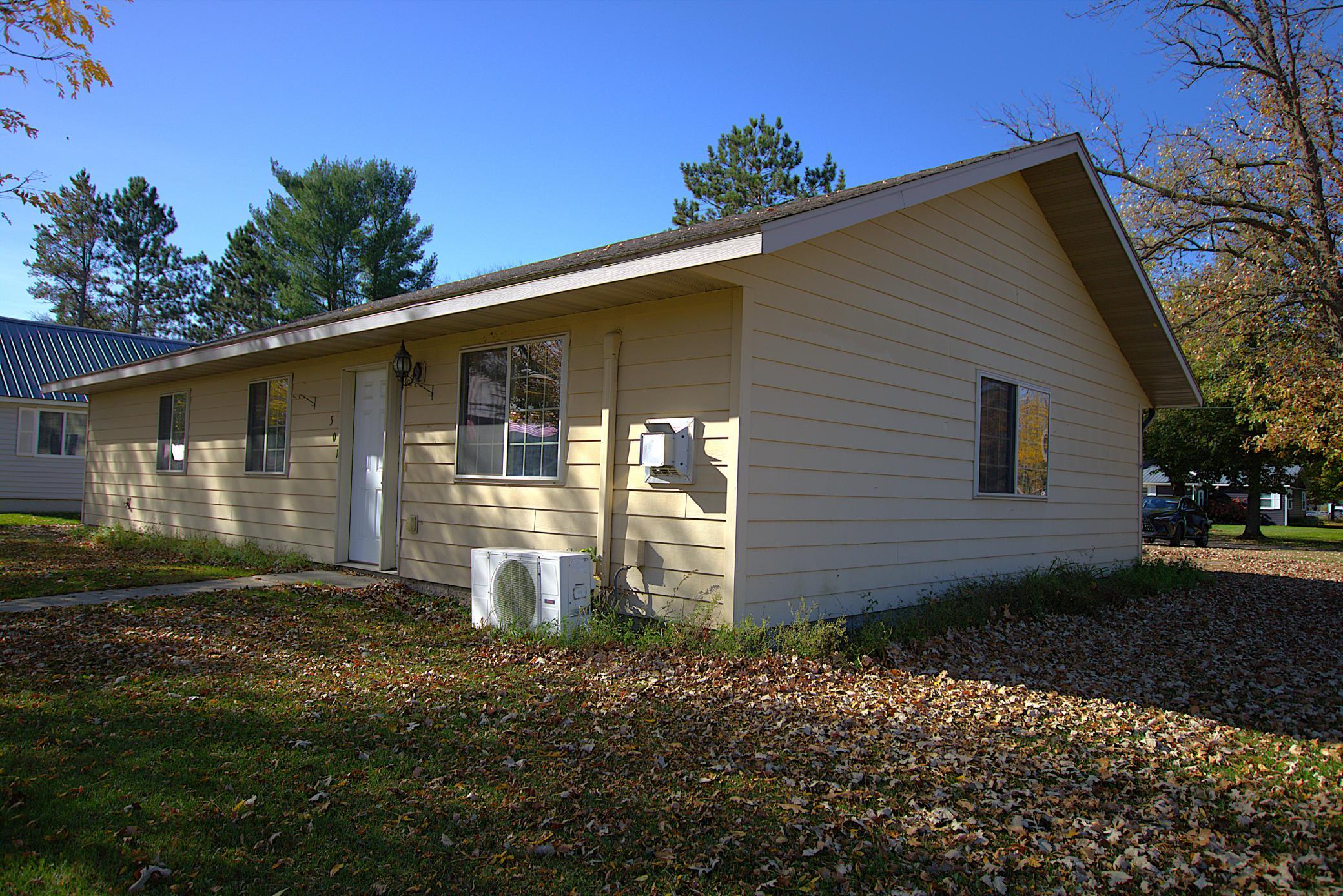 2006 single family home for sale at 501 2nd Street SW in Staples, MN — 3 bed, 2 bath (photo 2 of 27)