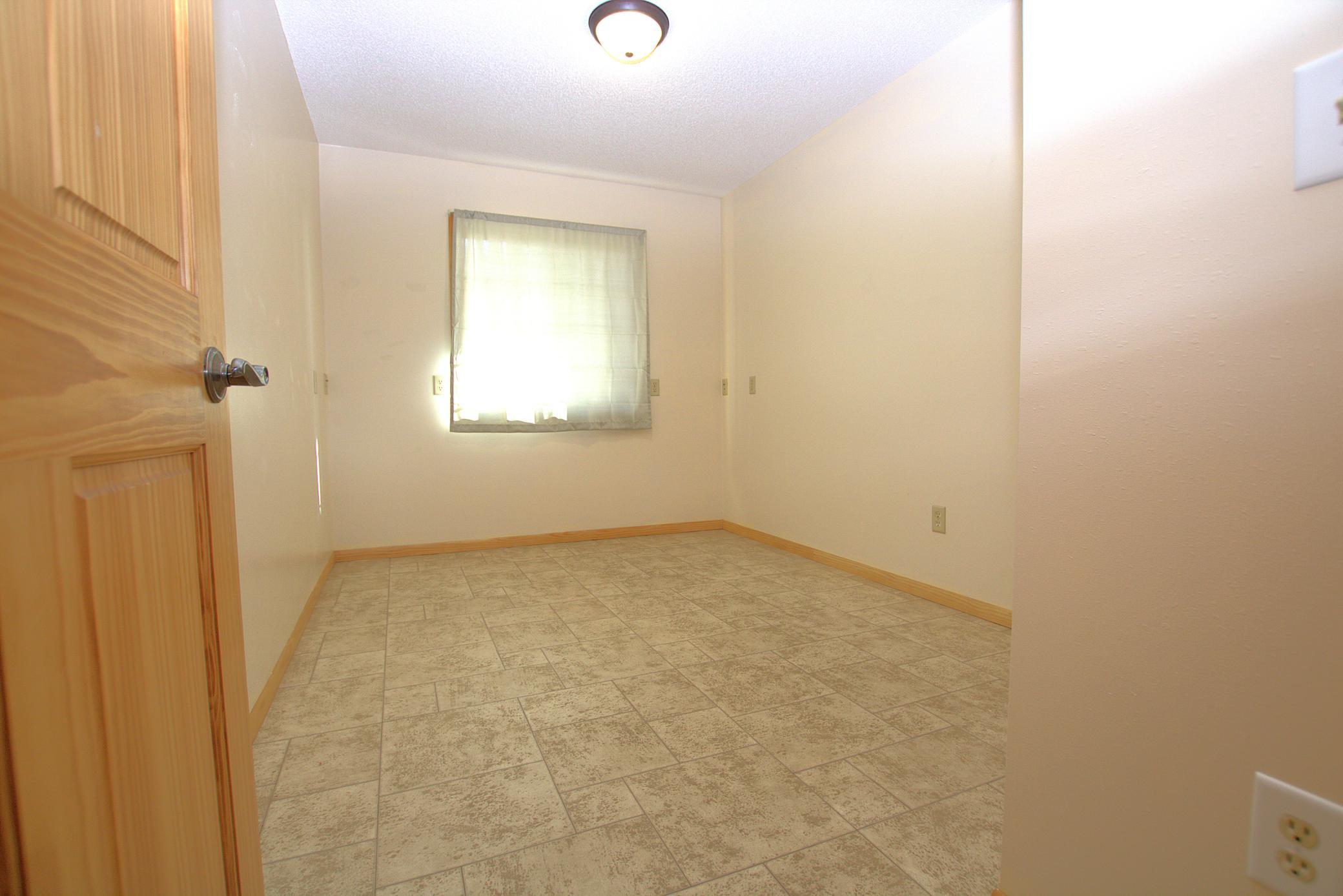 2006 single family home for sale at 501 2nd Street SW in Staples, MN — 3 bed, 2 bath (photo 20 of 27)