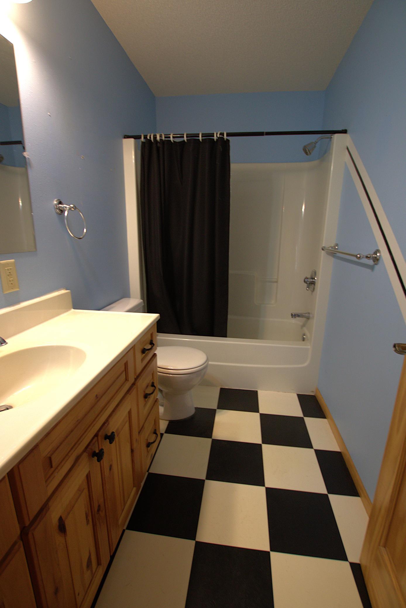 2006 single family home for sale at 501 2nd Street SW in Staples, MN — 3 bed, 2 bath (photo 21 of 27)