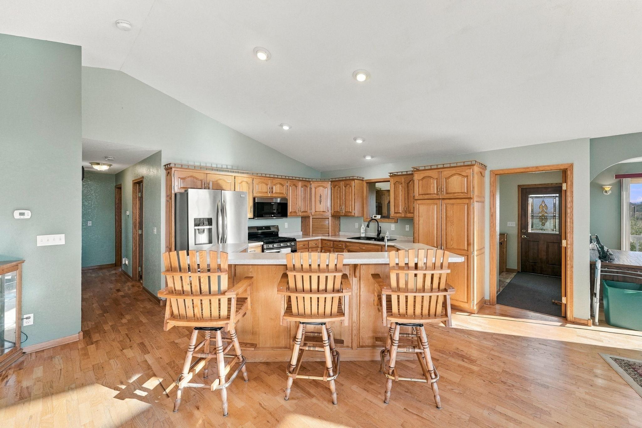1995 single family home for sale at 12946 151st Avenue in Sauk Centre, MN — 3 bed, 3 bath (photo 19 of 53)