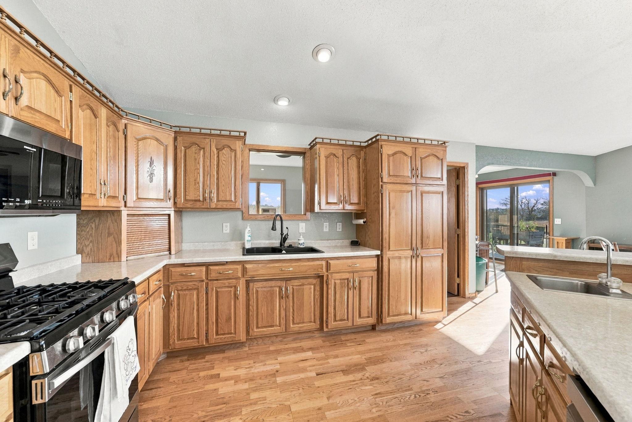 1995 single family home for sale at 12946 151st Avenue in Sauk Centre, MN — 3 bed, 3 bath (photo 20 of 53)