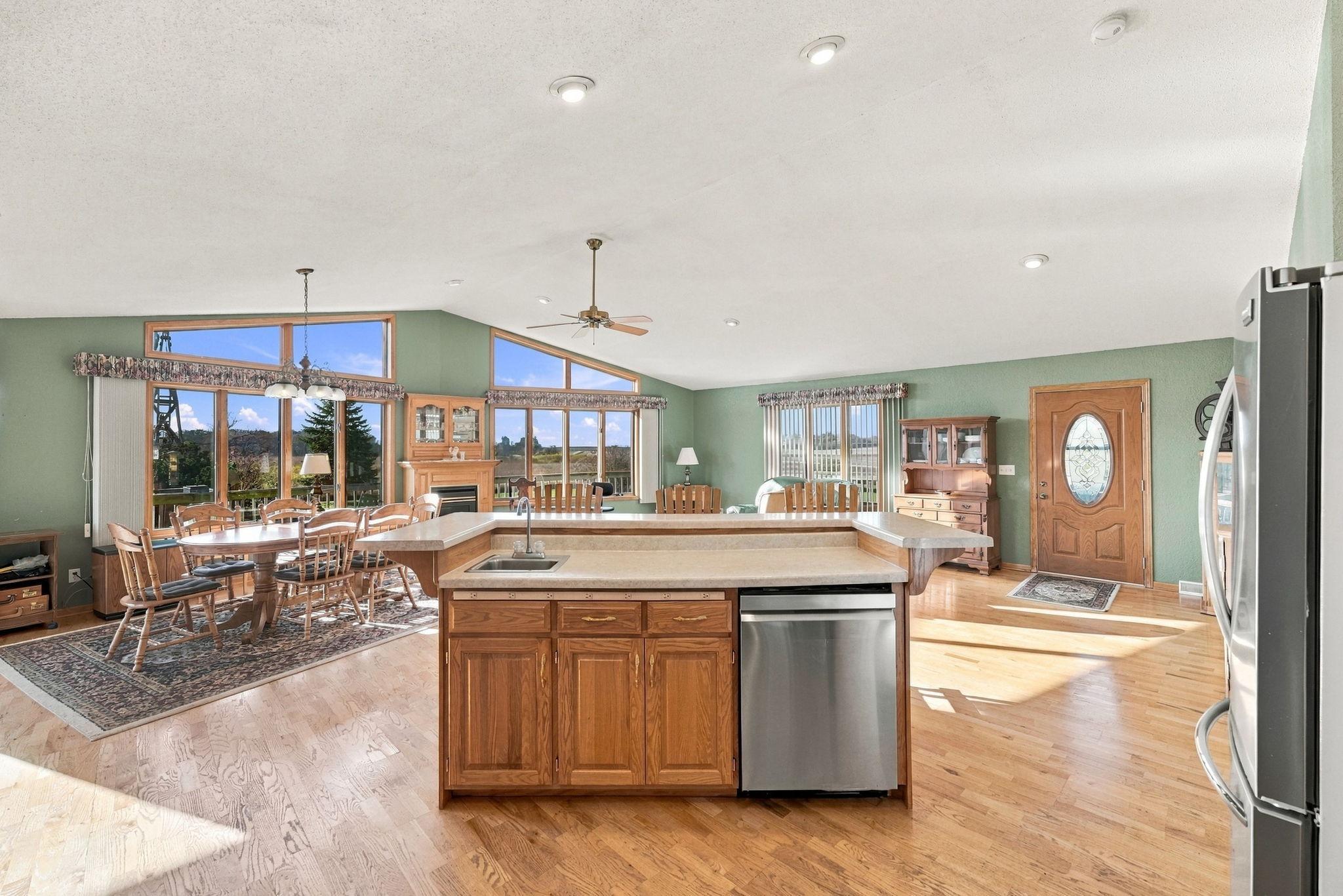 1995 single family home for sale at 12946 151st Avenue in Sauk Centre, MN — 3 bed, 3 bath (photo 22 of 53)