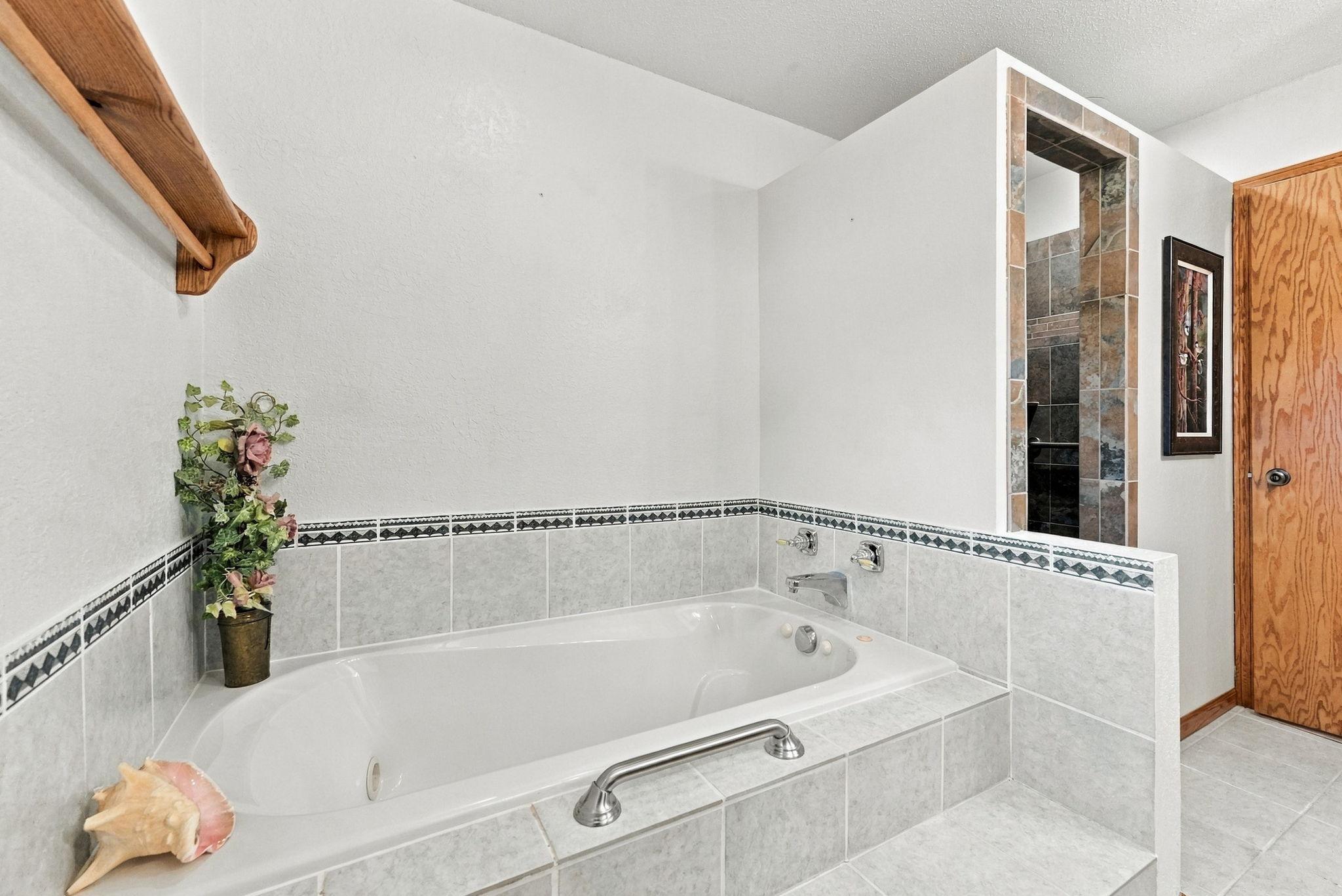 1995 single family home for sale at 12946 151st Avenue in Sauk Centre, MN — 3 bed, 3 bath (photo 24 of 53)