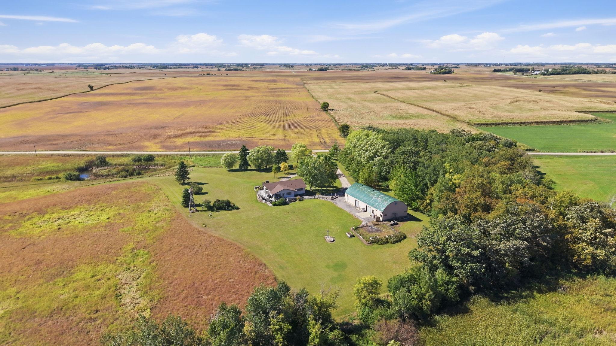 1995 single family home for sale at 12946 151st Avenue in Sauk Centre, MN — 3 bed, 3 bath (photo 4 of 53)