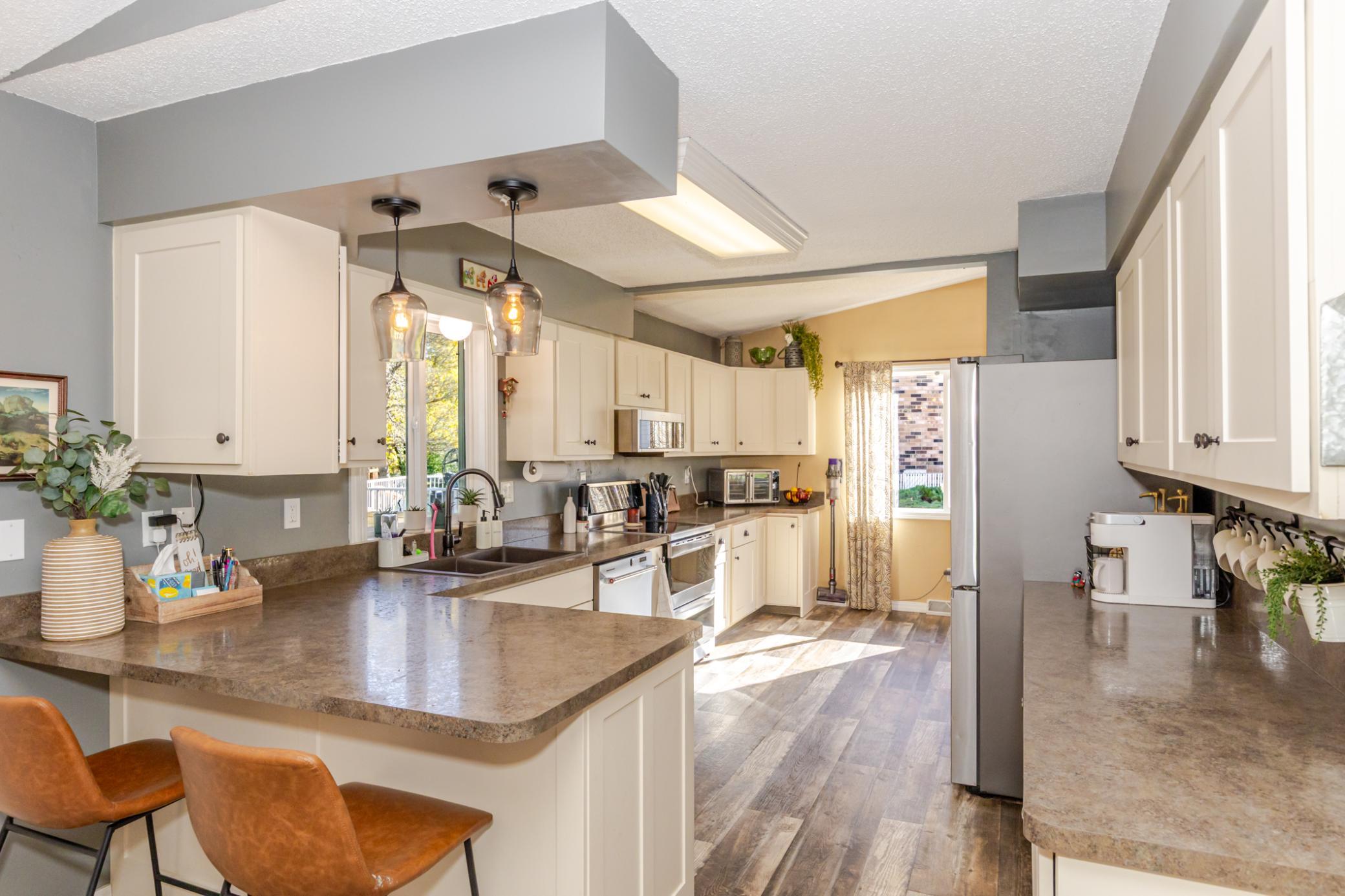 1976 single family home for sale at 1744 23rd Street S in Fargo, ND — 4 bed, 4 bath (photo 16 of 71)