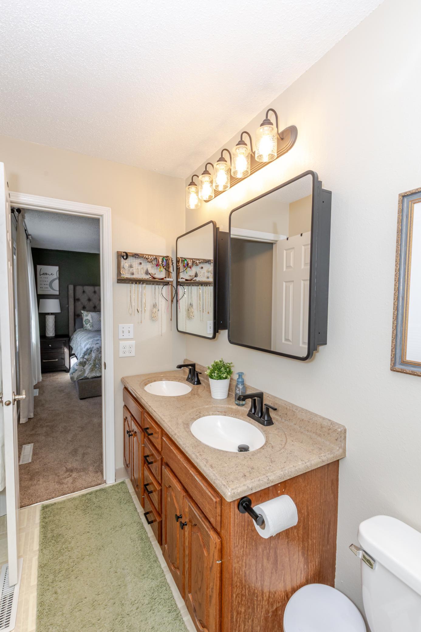1976 single family home for sale at 1744 23rd Street S in Fargo, ND — 4 bed, 4 bath (photo 22 of 71)