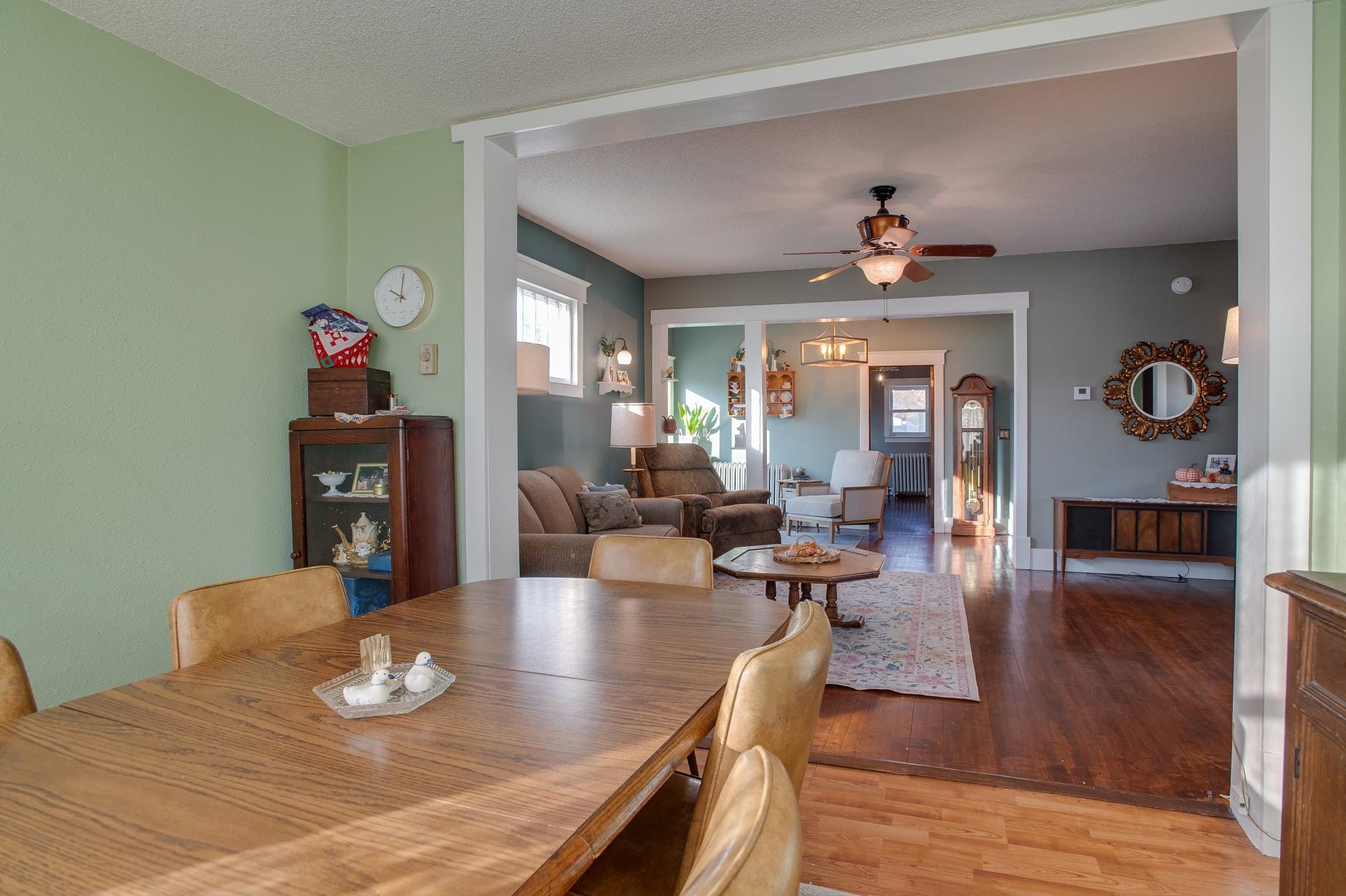 1900 single family home for sale at 28 Francis Street in West Fargo, ND — 4 bed, 2 bath (photo 12 of 55)