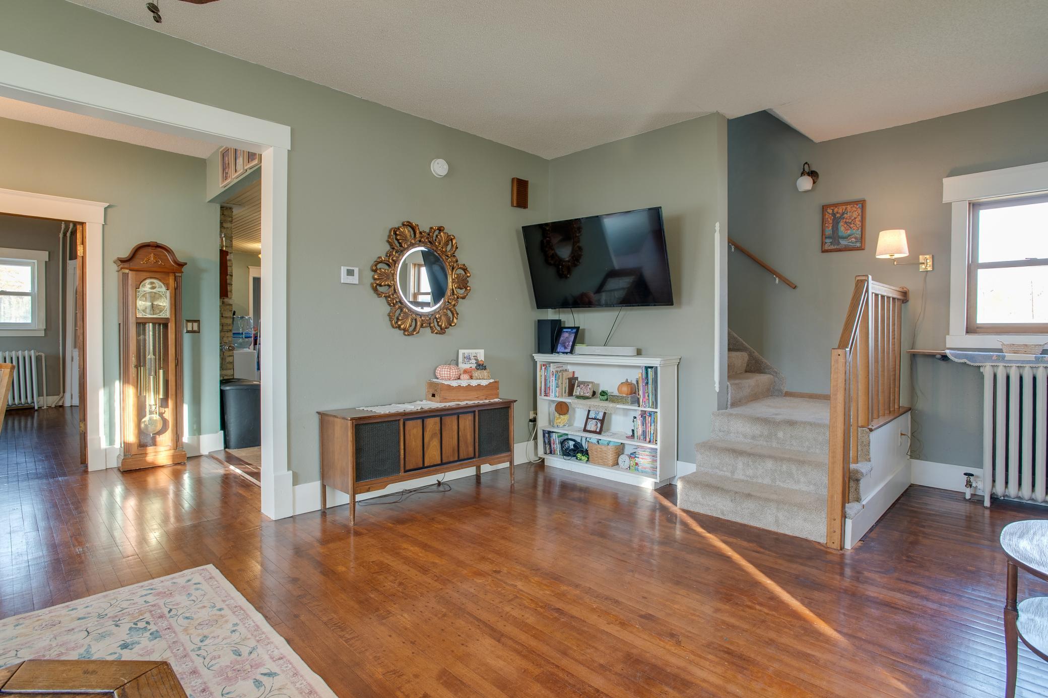 1900 single family home for sale at 28 Francis Street in West Fargo, ND — 4 bed, 2 bath (photo 14 of 55)