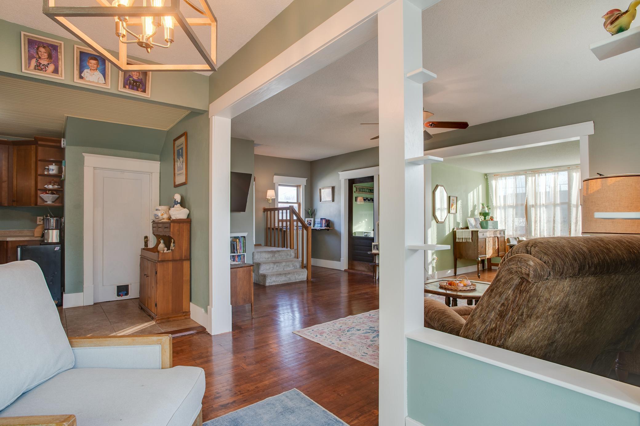 1900 single family home for sale at 28 Francis Street in West Fargo, ND — 4 bed, 2 bath (photo 17 of 55)