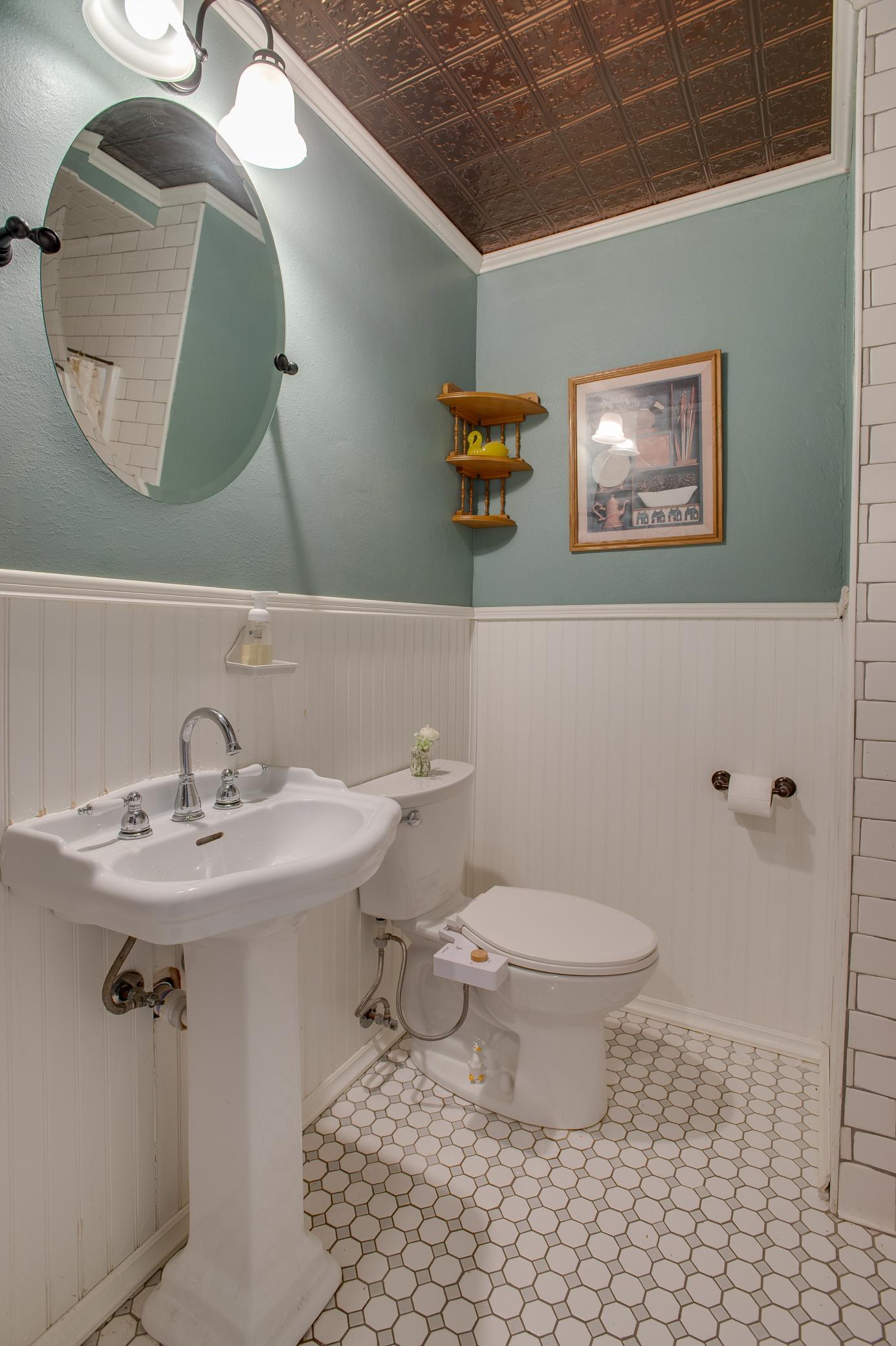 1900 single family home for sale at 28 Francis Street in West Fargo, ND — 4 bed, 2 bath (photo 27 of 55)