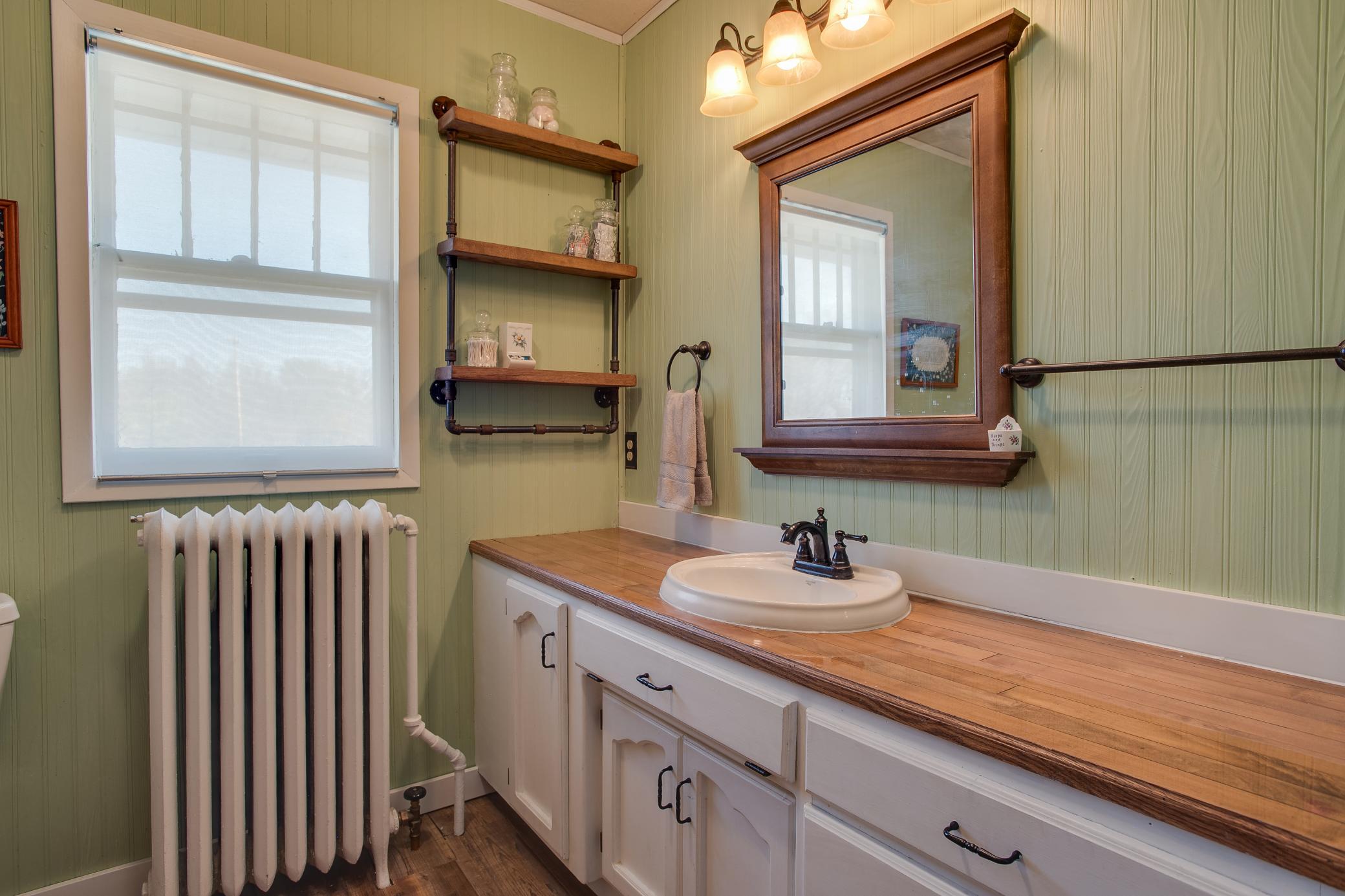 1900 single family home for sale at 28 Francis Street in West Fargo, ND — 4 bed, 2 bath (photo 41 of 55)
