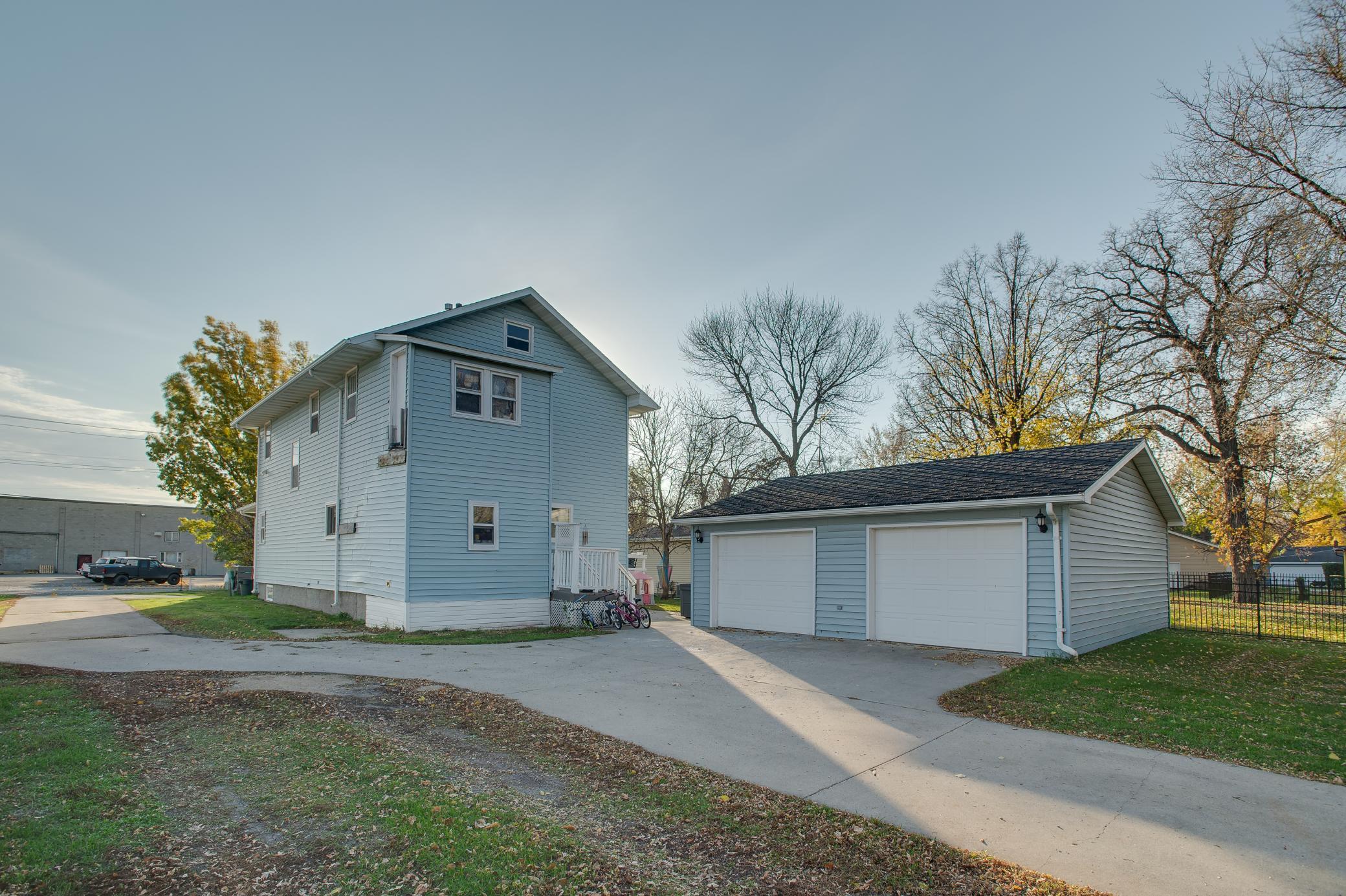 1900 single family home for sale at 28 Francis Street in West Fargo, ND — 4 bed, 2 bath (photo 46 of 55)
