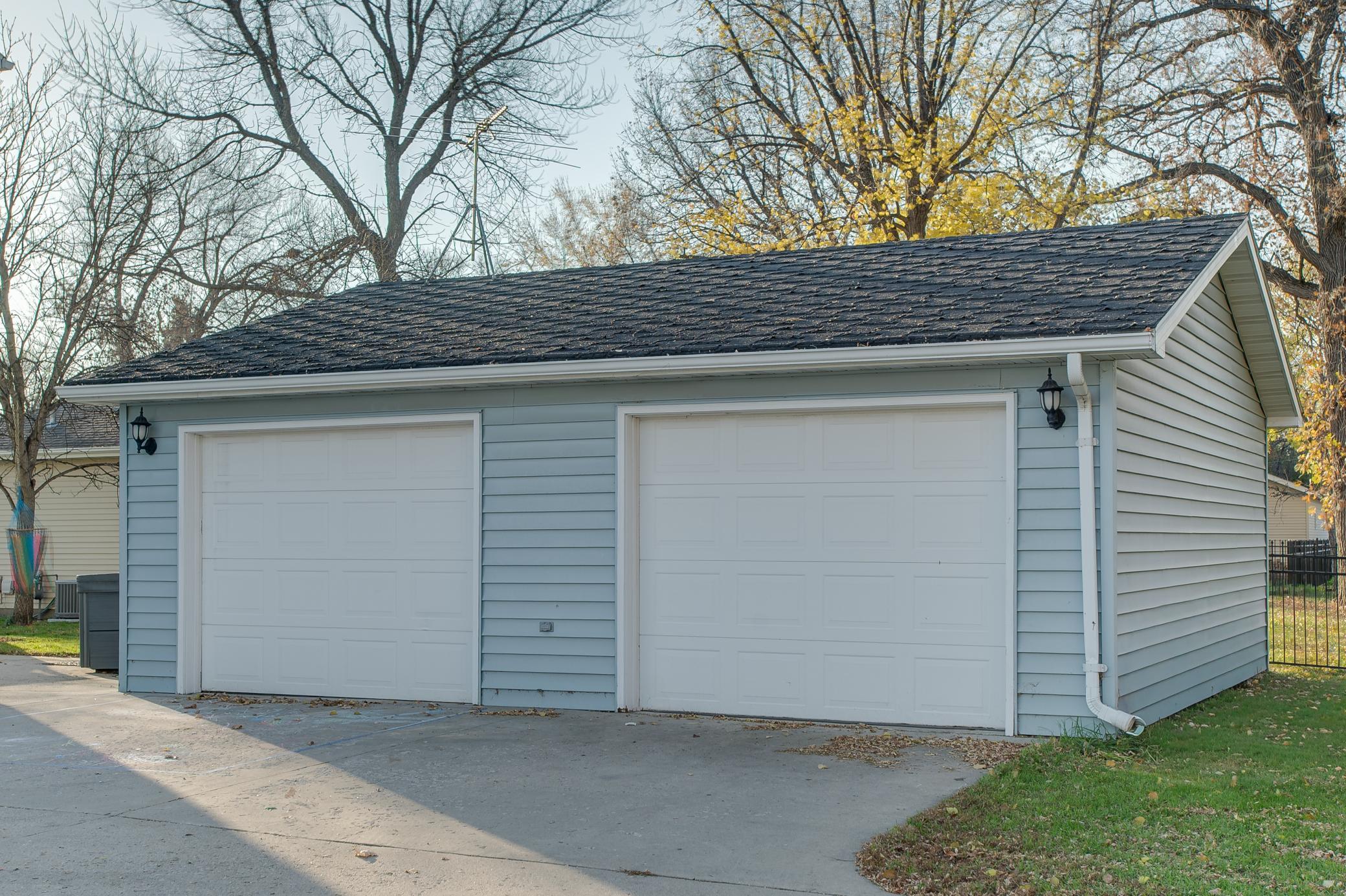 1900 single family home for sale at 28 Francis Street in West Fargo, ND — 4 bed, 2 bath (photo 48 of 55)