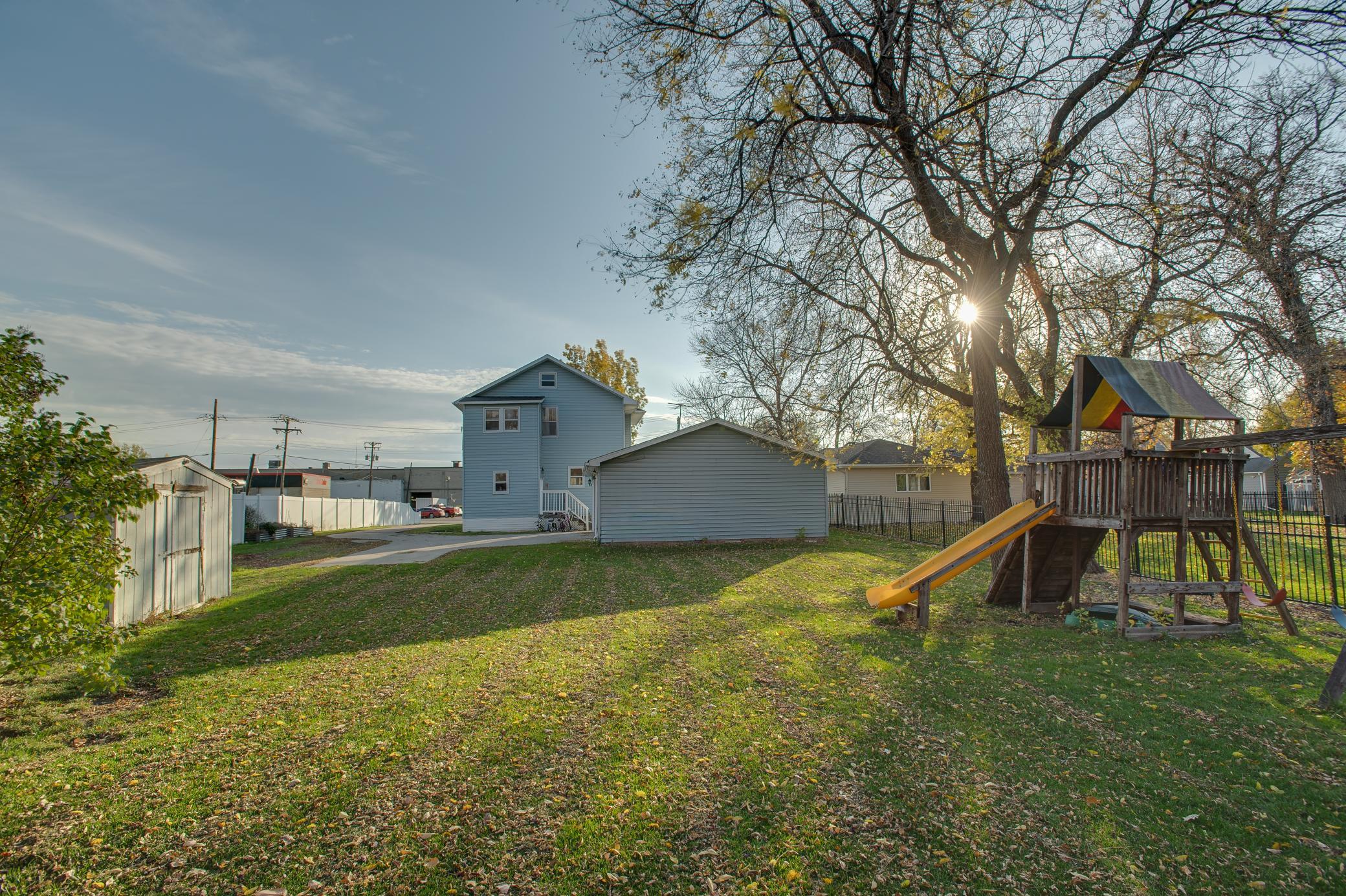 1900 single family home for sale at 28 Francis Street in West Fargo, ND — 4 bed, 2 bath (photo 51 of 55)