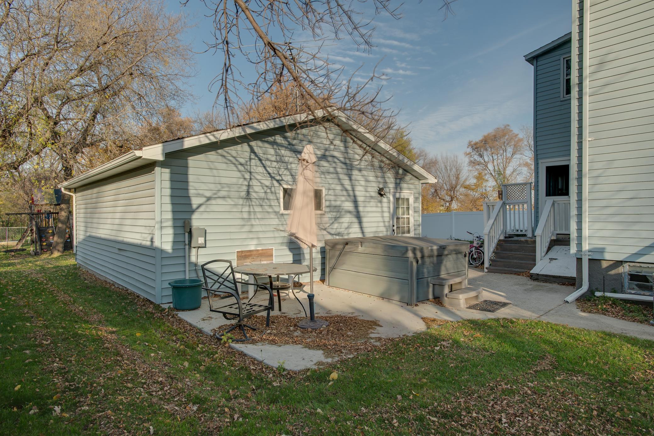 1900 single family home for sale at 28 Francis Street in West Fargo, ND — 4 bed, 2 bath (photo 52 of 55)