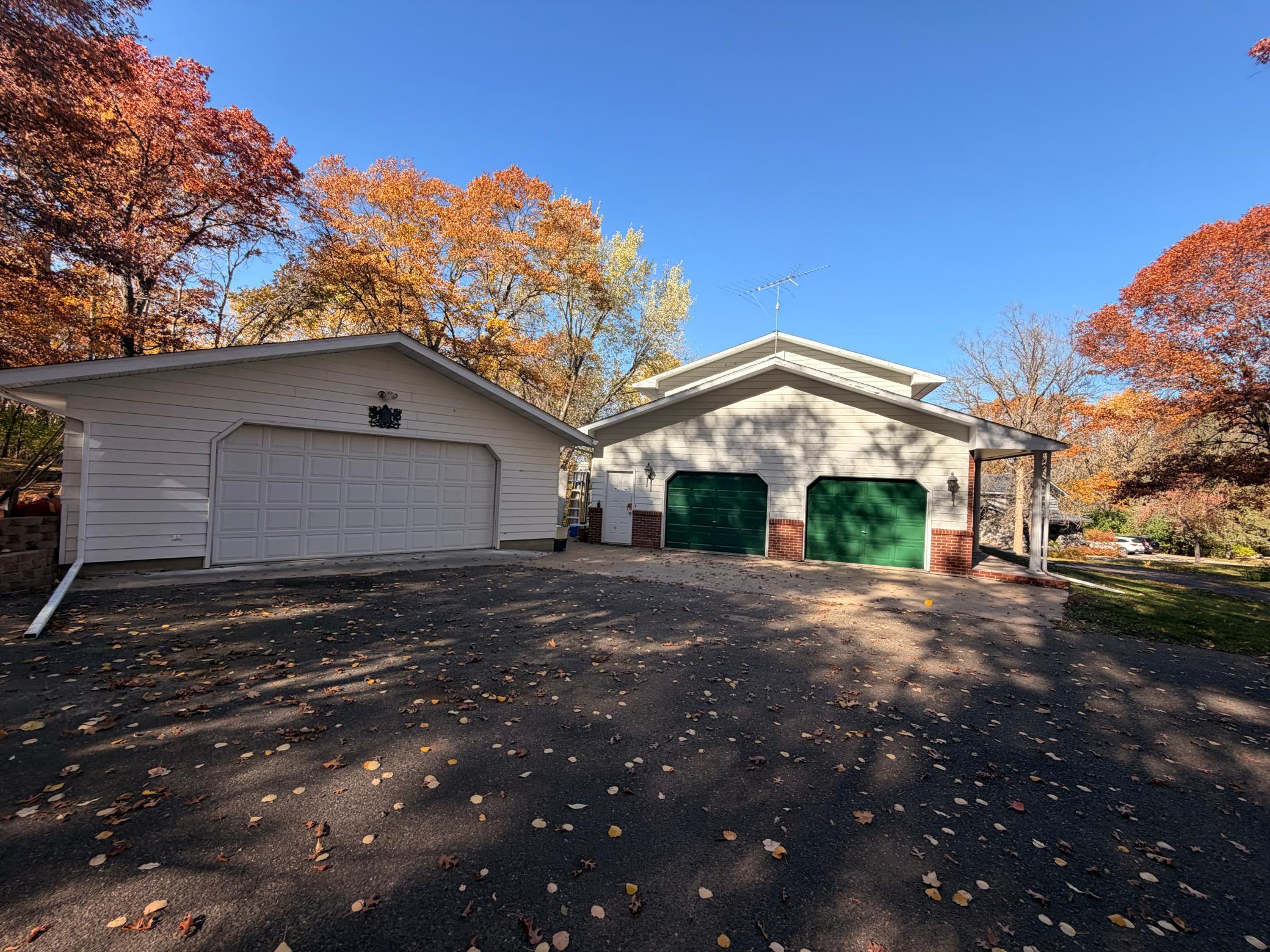 1984 single family home for sale at 139 Belle Rae Circle in Brainerd, MN — 5 bed, 3 bath (photo 5 of 25)