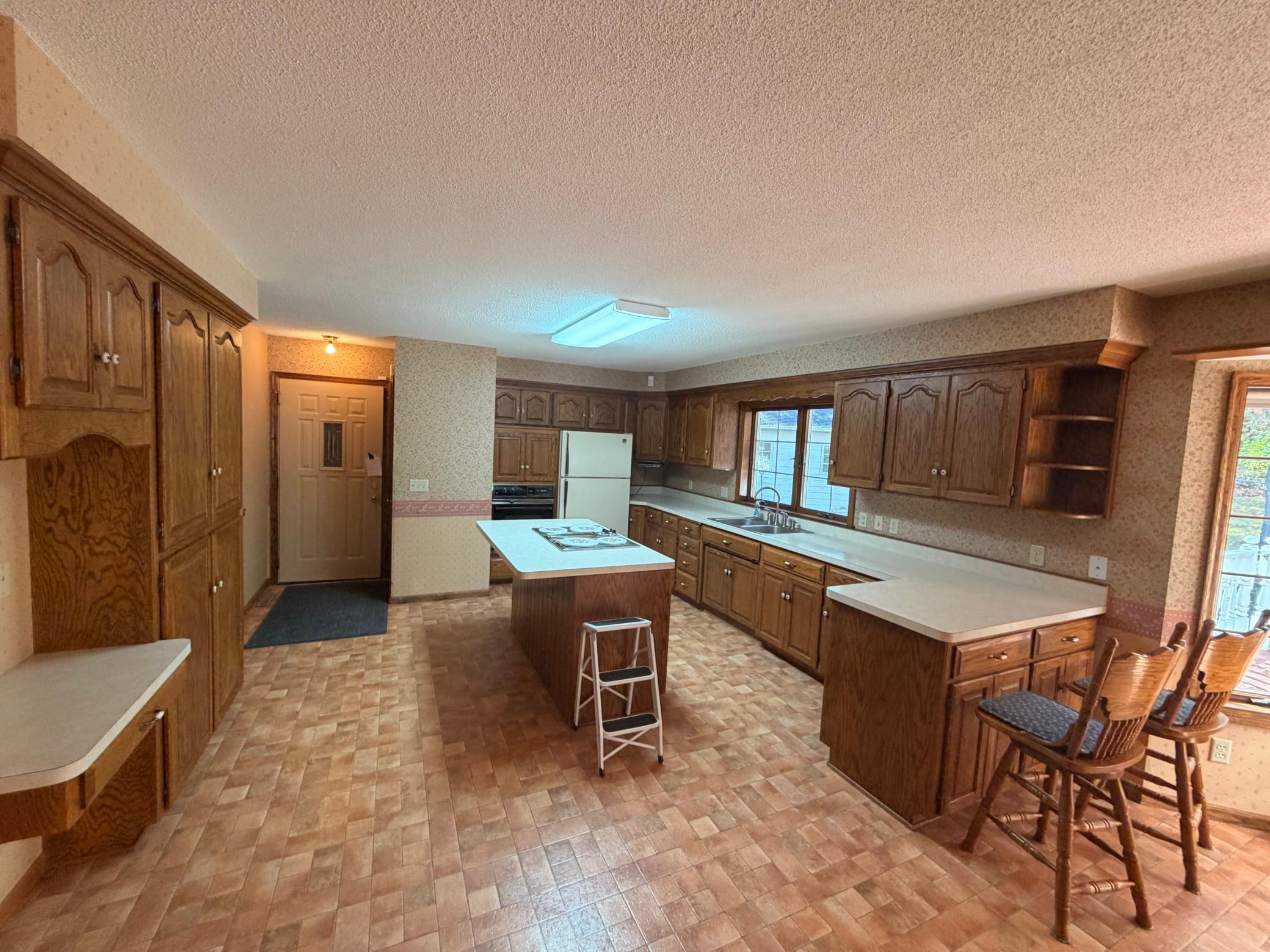 1984 single family home for sale at 139 Belle Rae Circle in Brainerd, MN — 5 bed, 3 bath (photo 9 of 25)