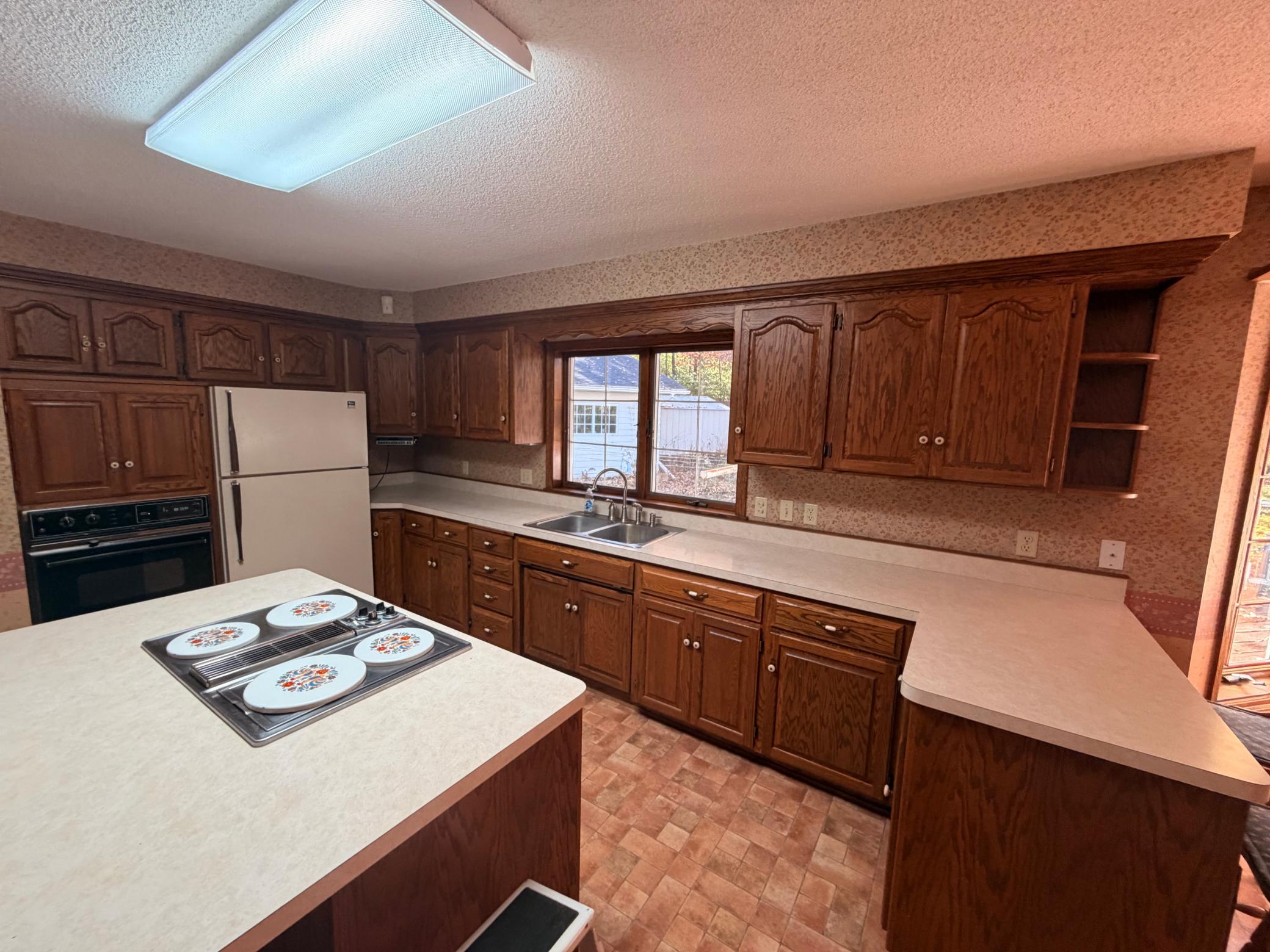 1984 single family home for sale at 139 Belle Rae Circle in Brainerd, MN — 5 bed, 3 bath (photo 10 of 25)