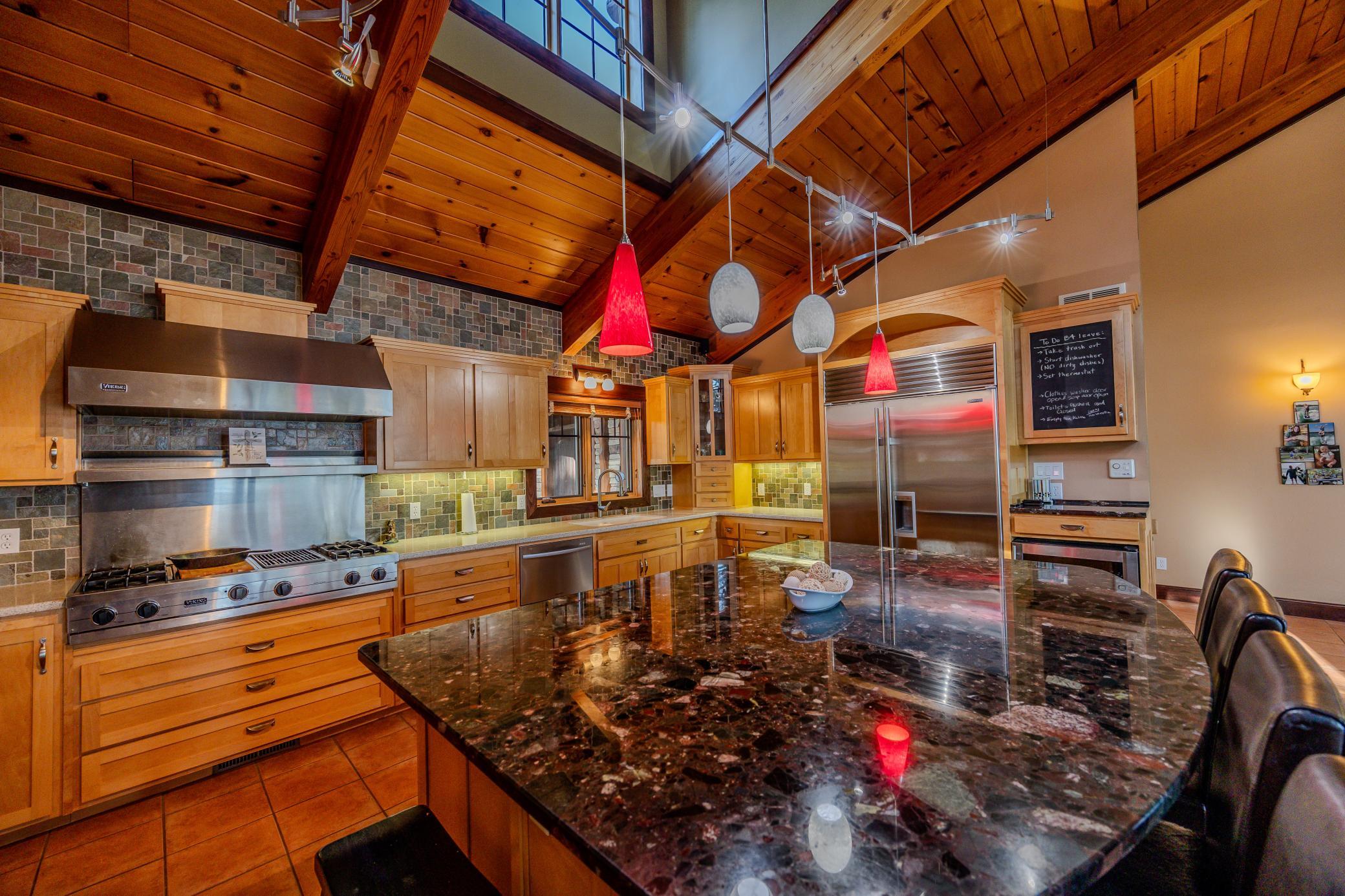 1979 single family home for sale at 17312 County 40 in Park Rapids, MN — 5 bed, 4 bath (photo 11 of 90)