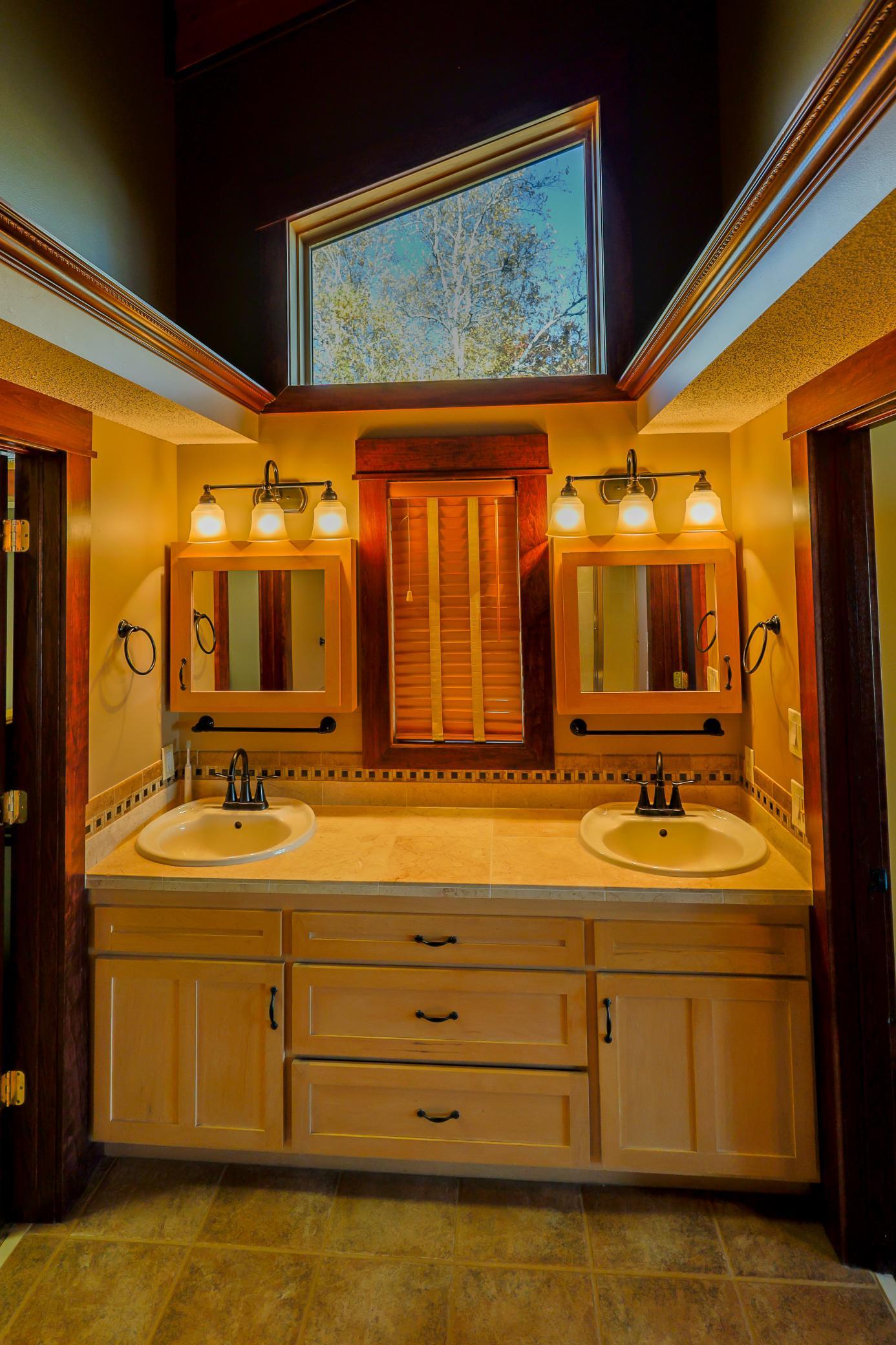 1979 single family home for sale at 17312 County 40 in Park Rapids, MN — 5 bed, 4 bath (photo 19 of 90)