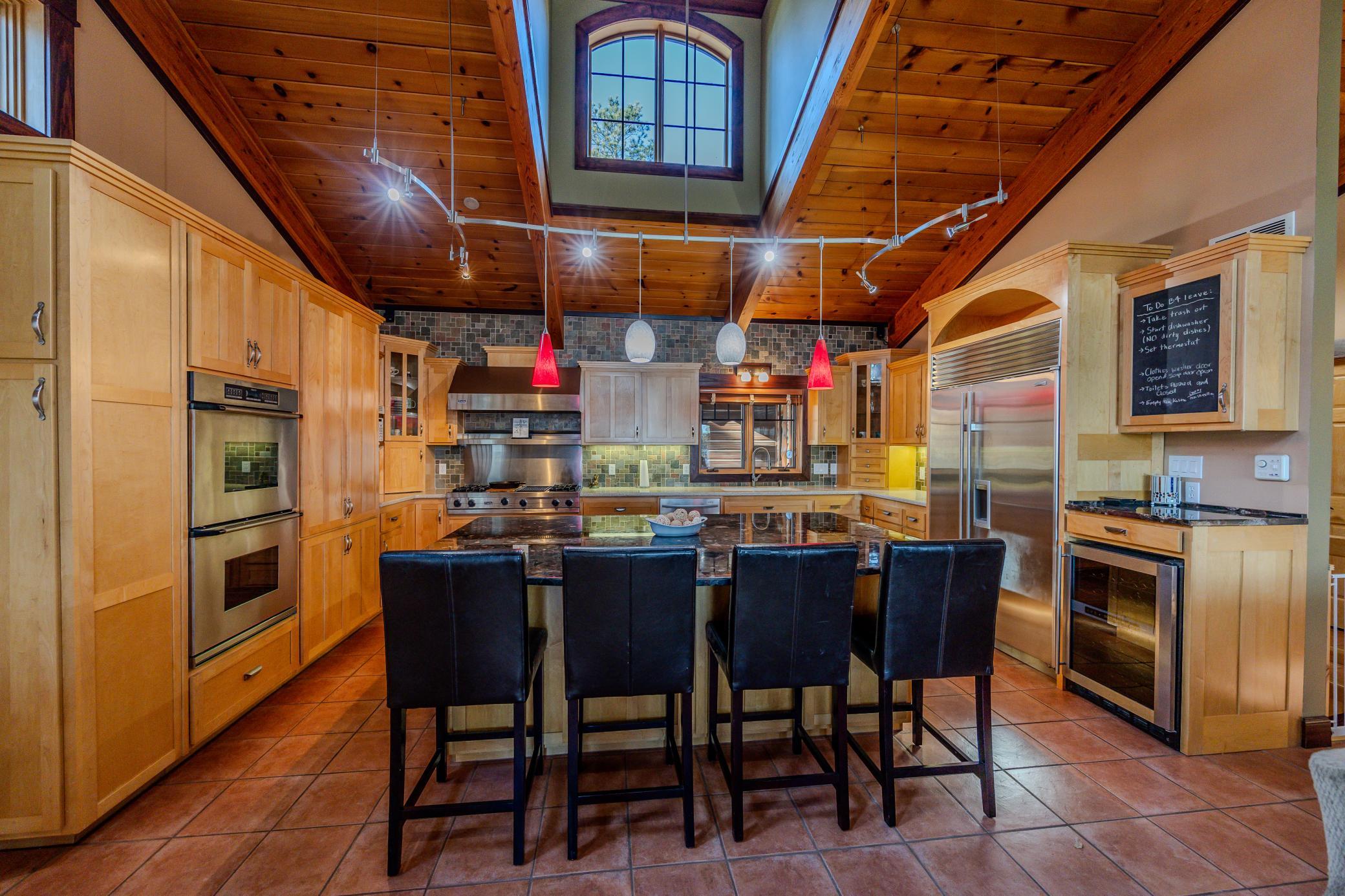 1979 single family home for sale at 17312 County 40 in Park Rapids, MN — 5 bed, 4 bath (photo 9 of 90)