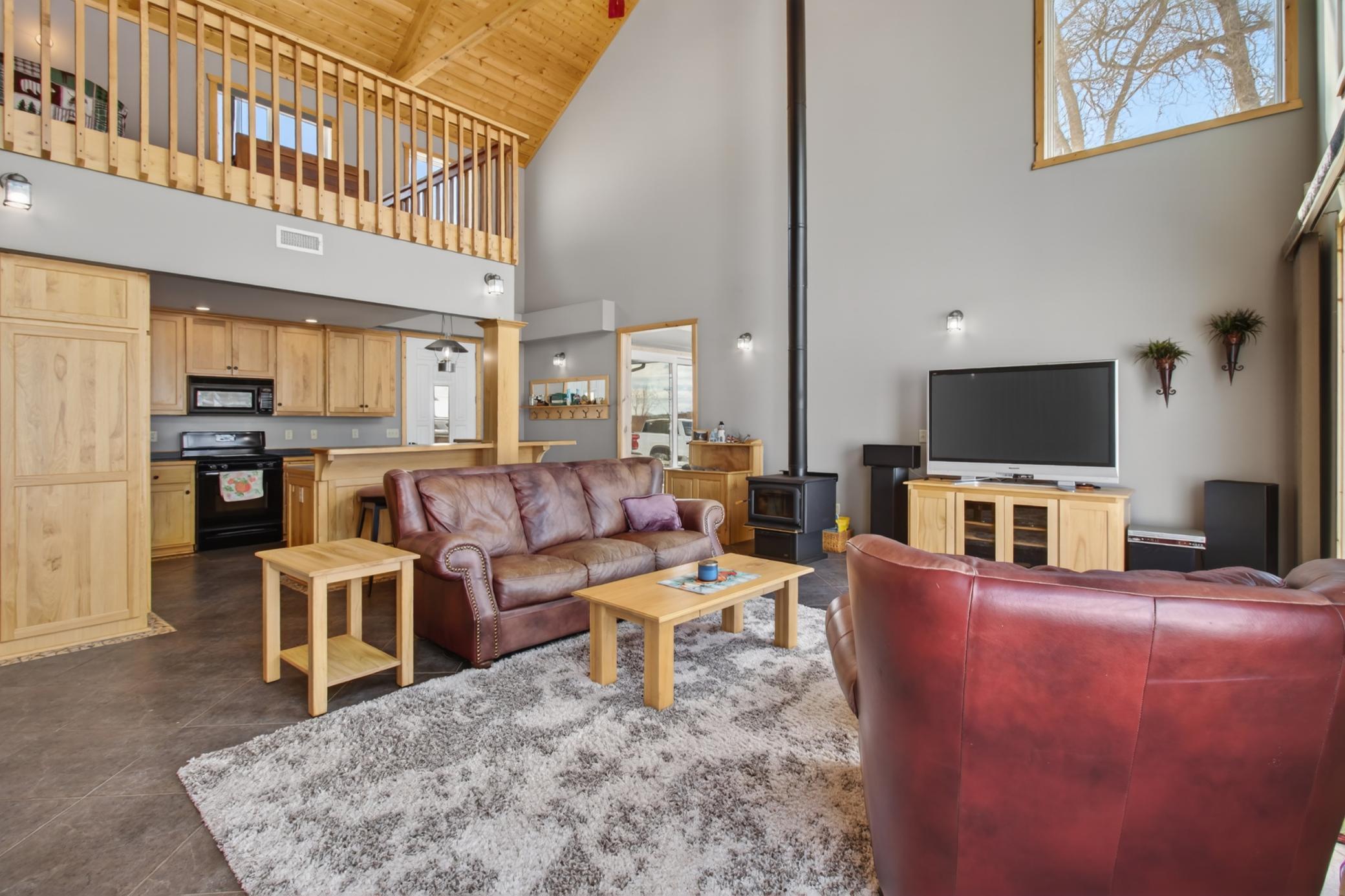 2002 single family home for sale at 10985 Sugar Point Drive NW in Federal Dam, MN — 4 bed, 3 bath (photo 13 of 43)